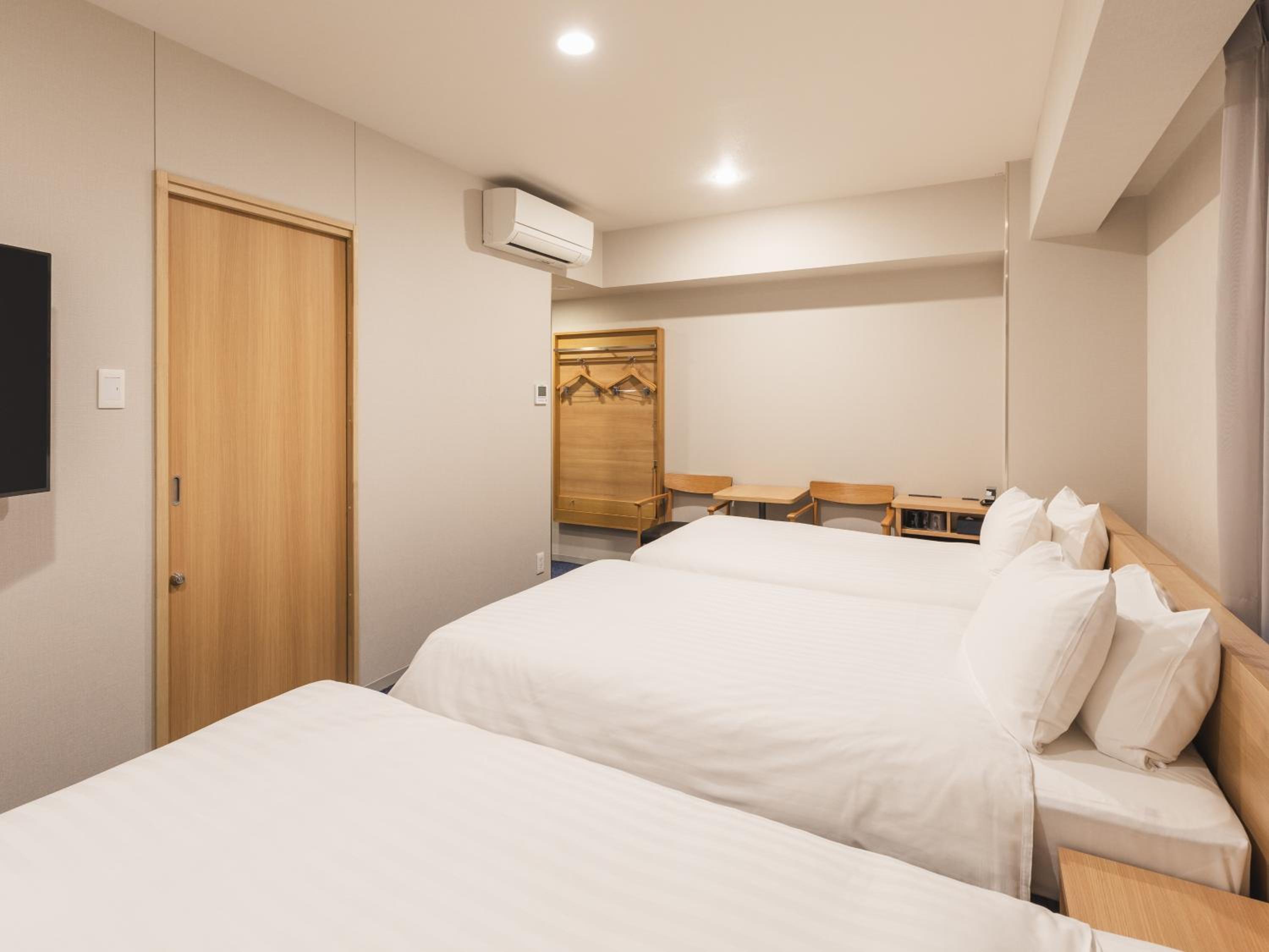 Superior Triple Room - Non-Smoking - Photo 4