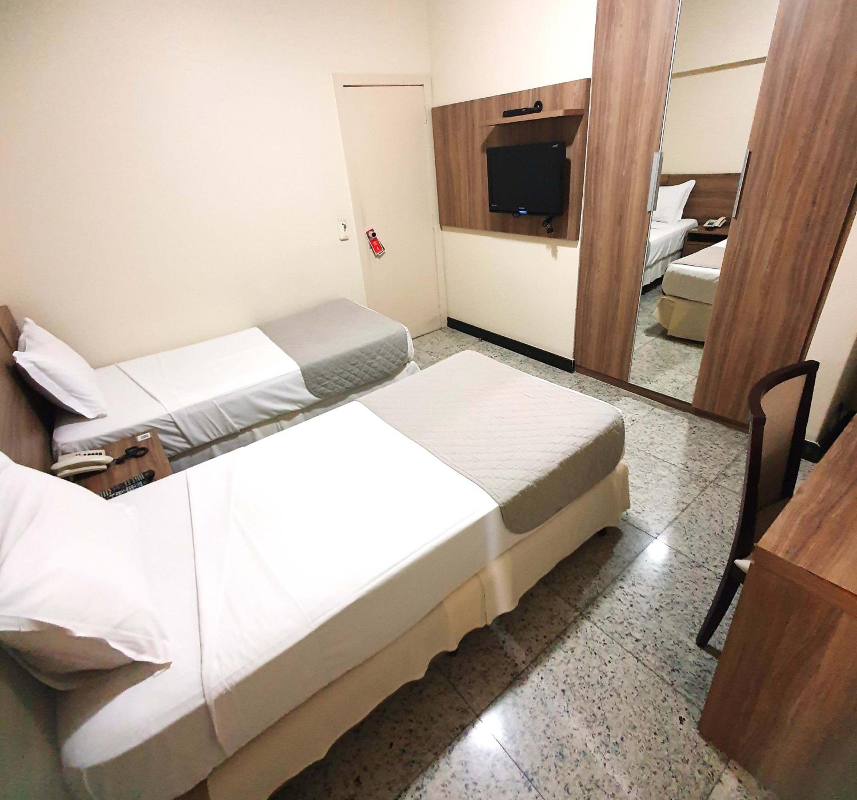 Twin Room - Photo 1