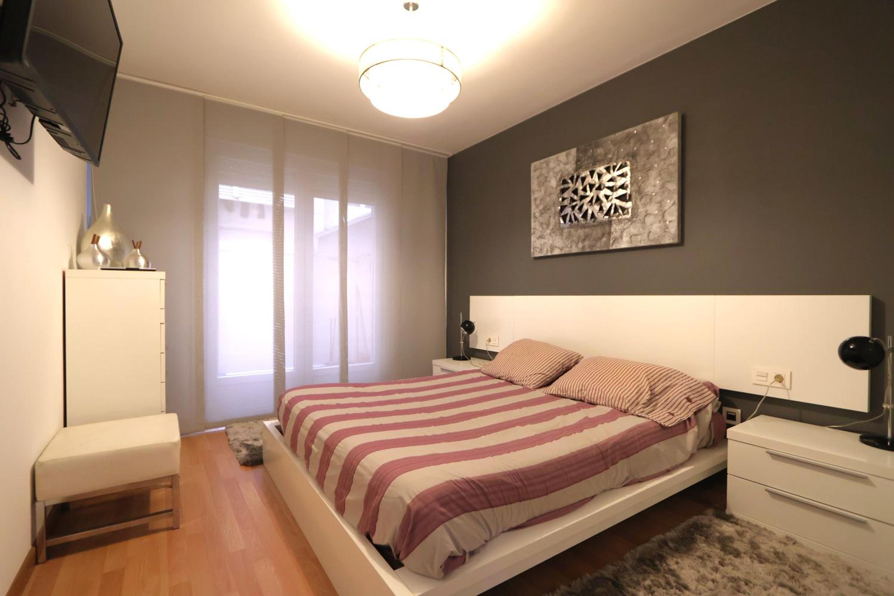 Three-Bedroom Apartment photo 2