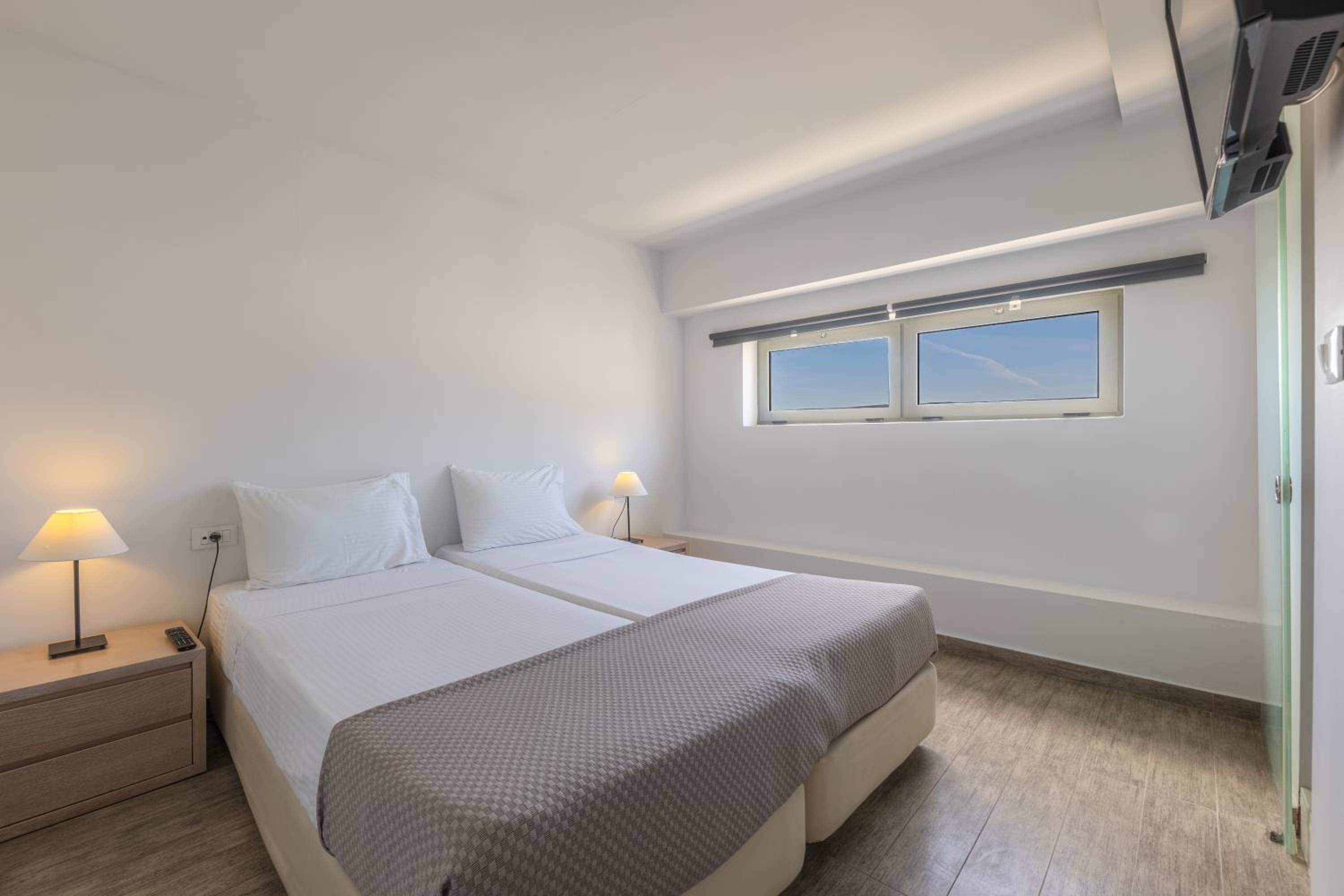 Duplex Suite - Photo 4