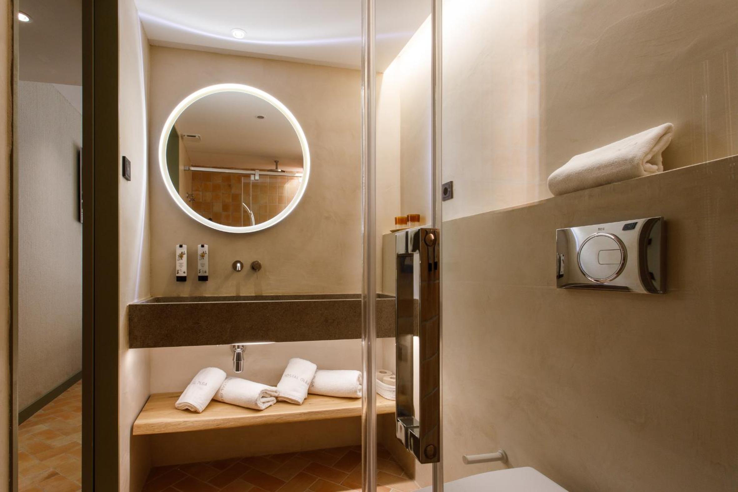 Deluxe Double Room with Balcony and Sea View - Photo 6