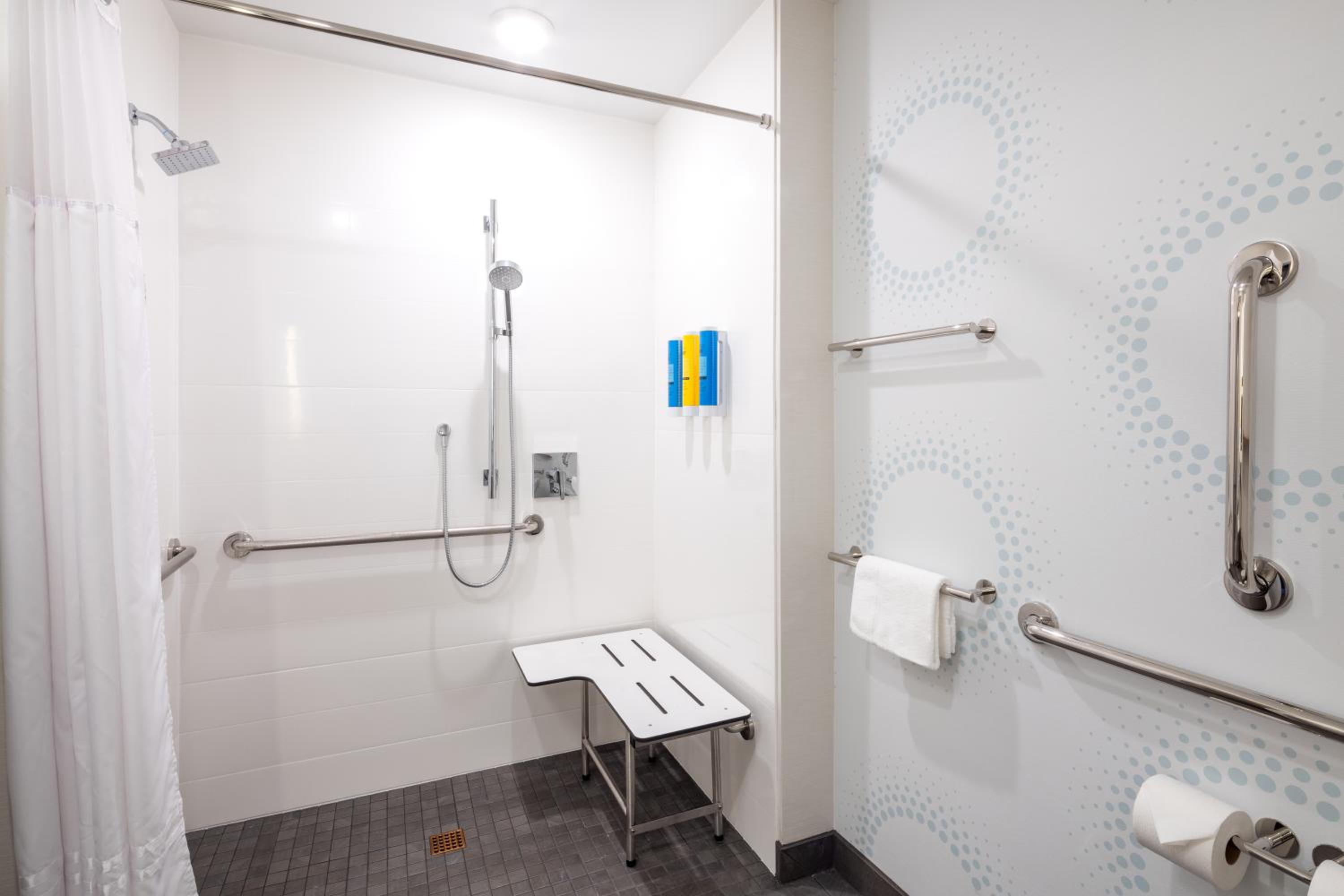 King Room with Walk-In Shower - Photo 7