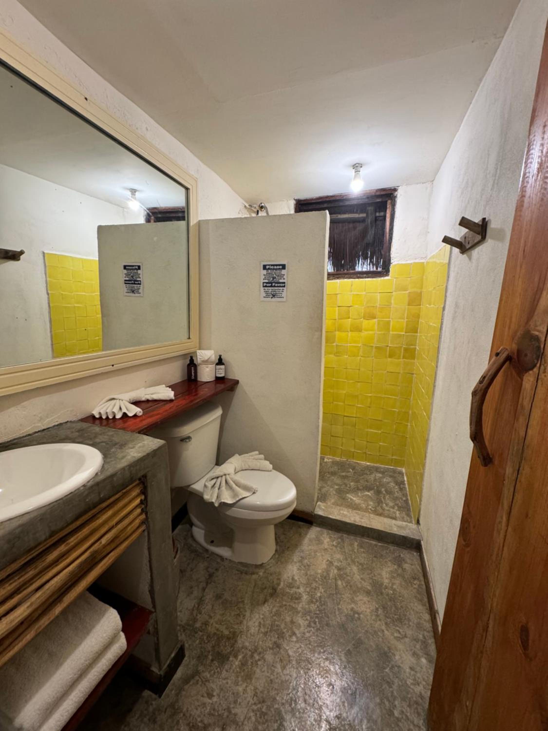 Standard King Room - Photo 42