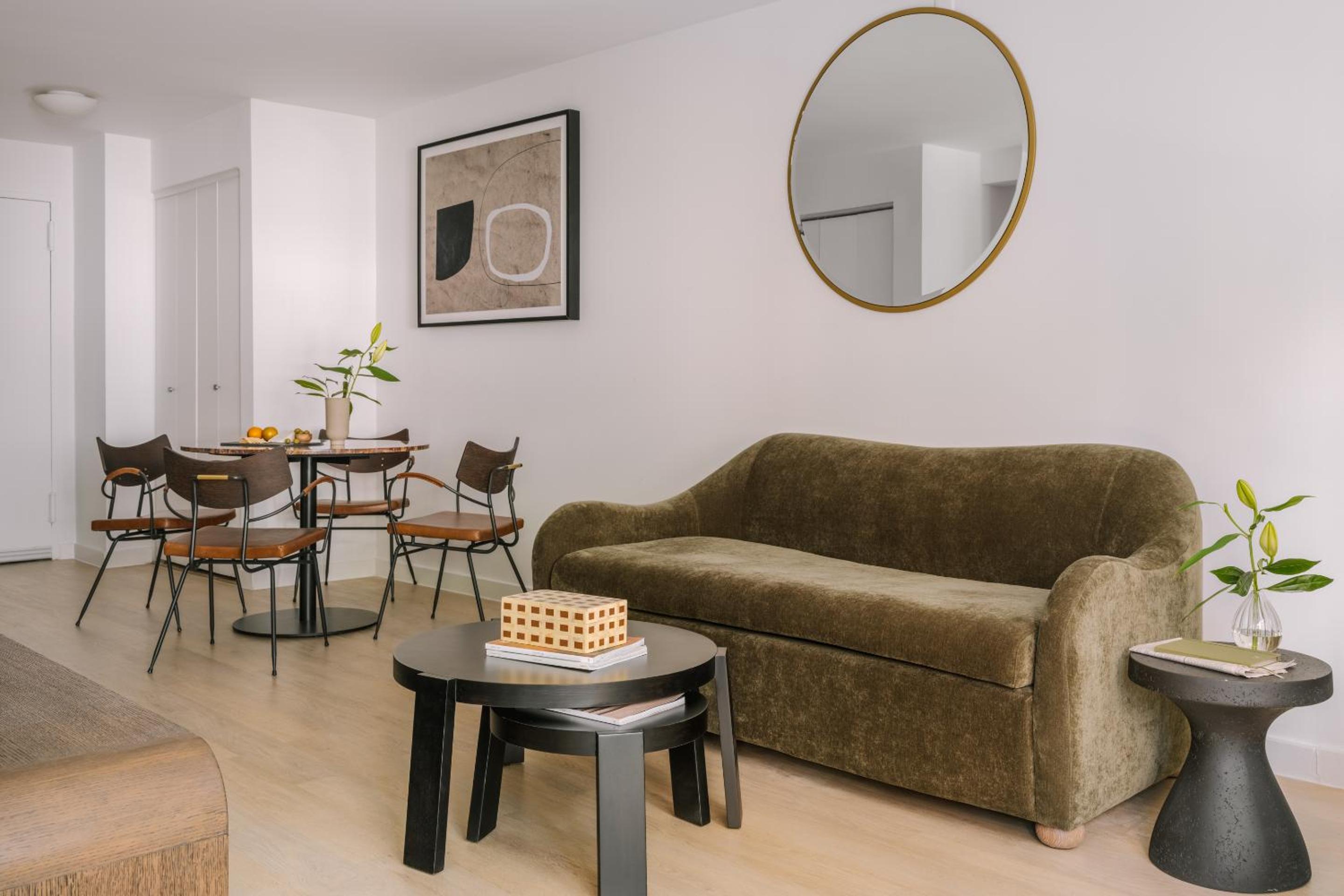 Superior One-Bedroom Apartment photo 1