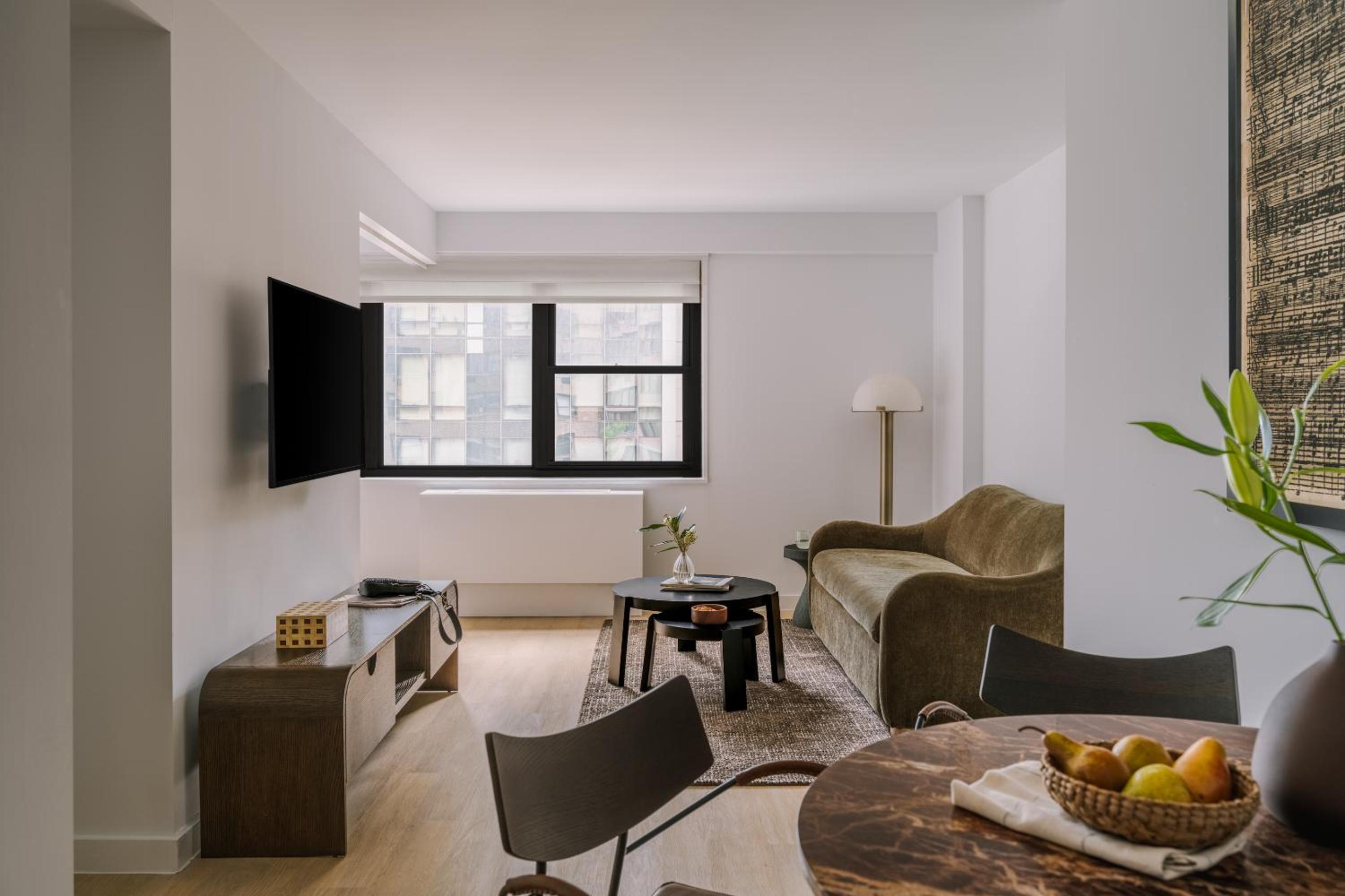 One-Bedroom Apartment photo 1