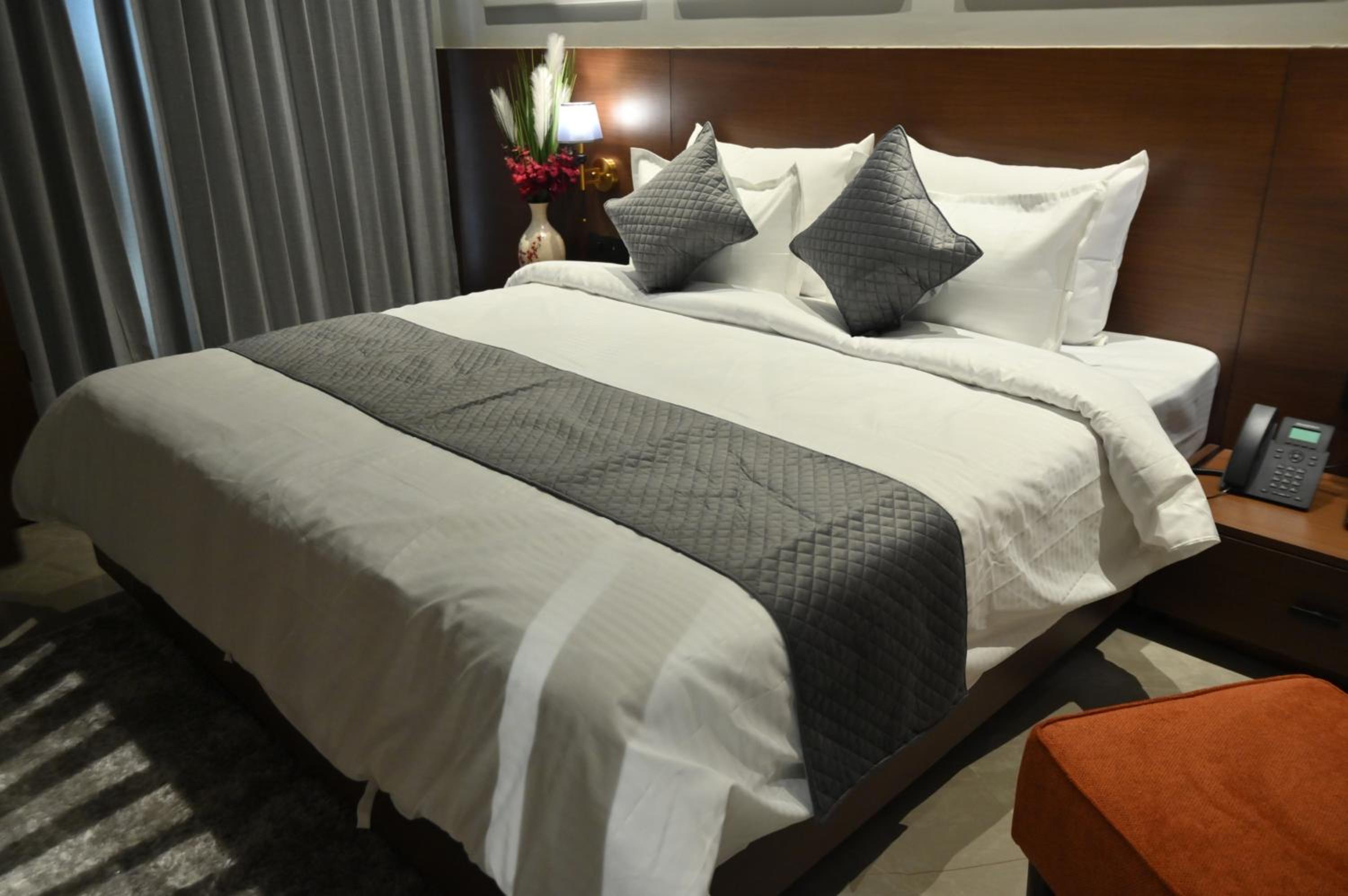 Deluxe Double Room - Photo 9