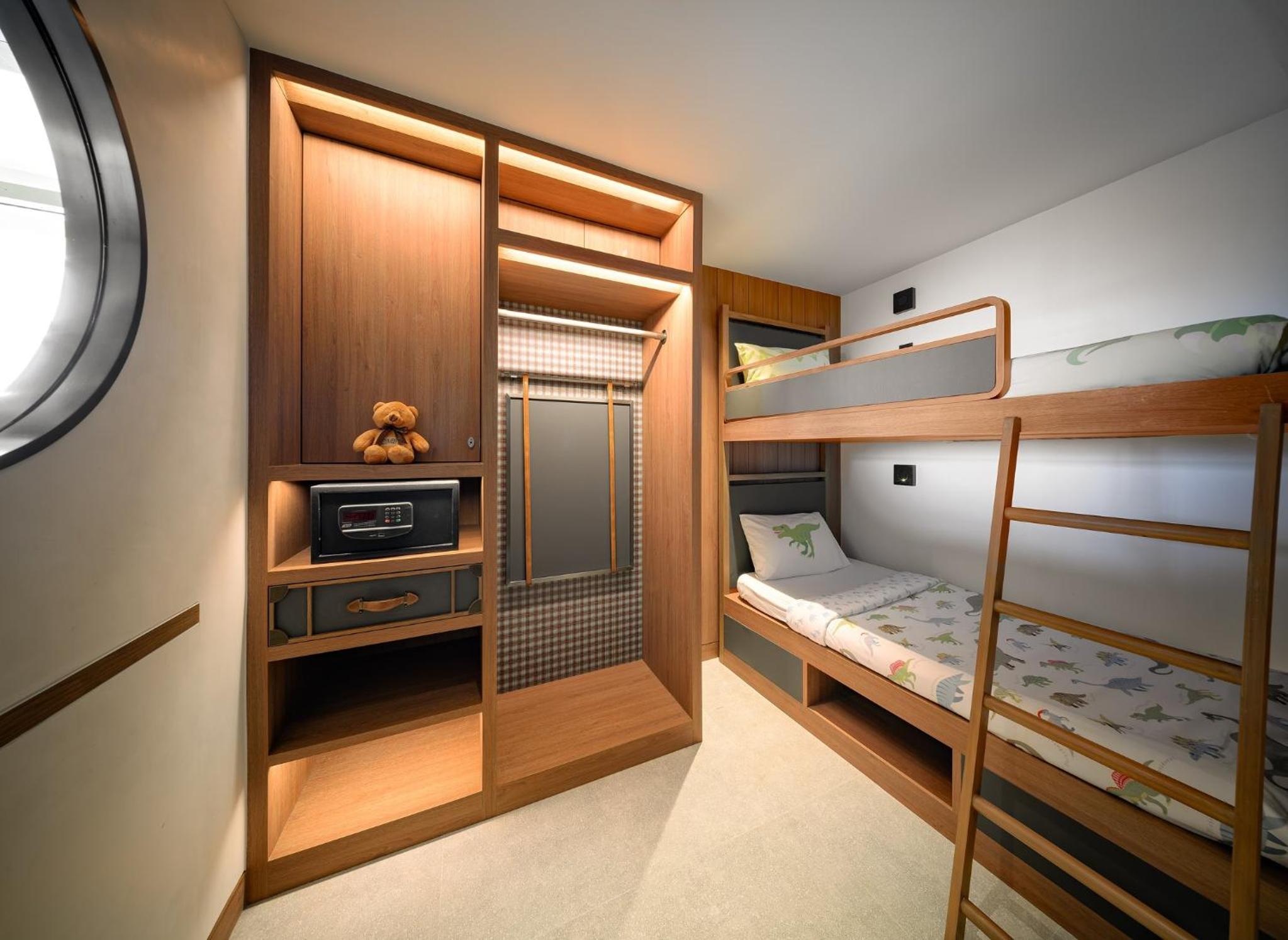 Mirage Family Suite Twin with Bunk Bed thumbnail 5