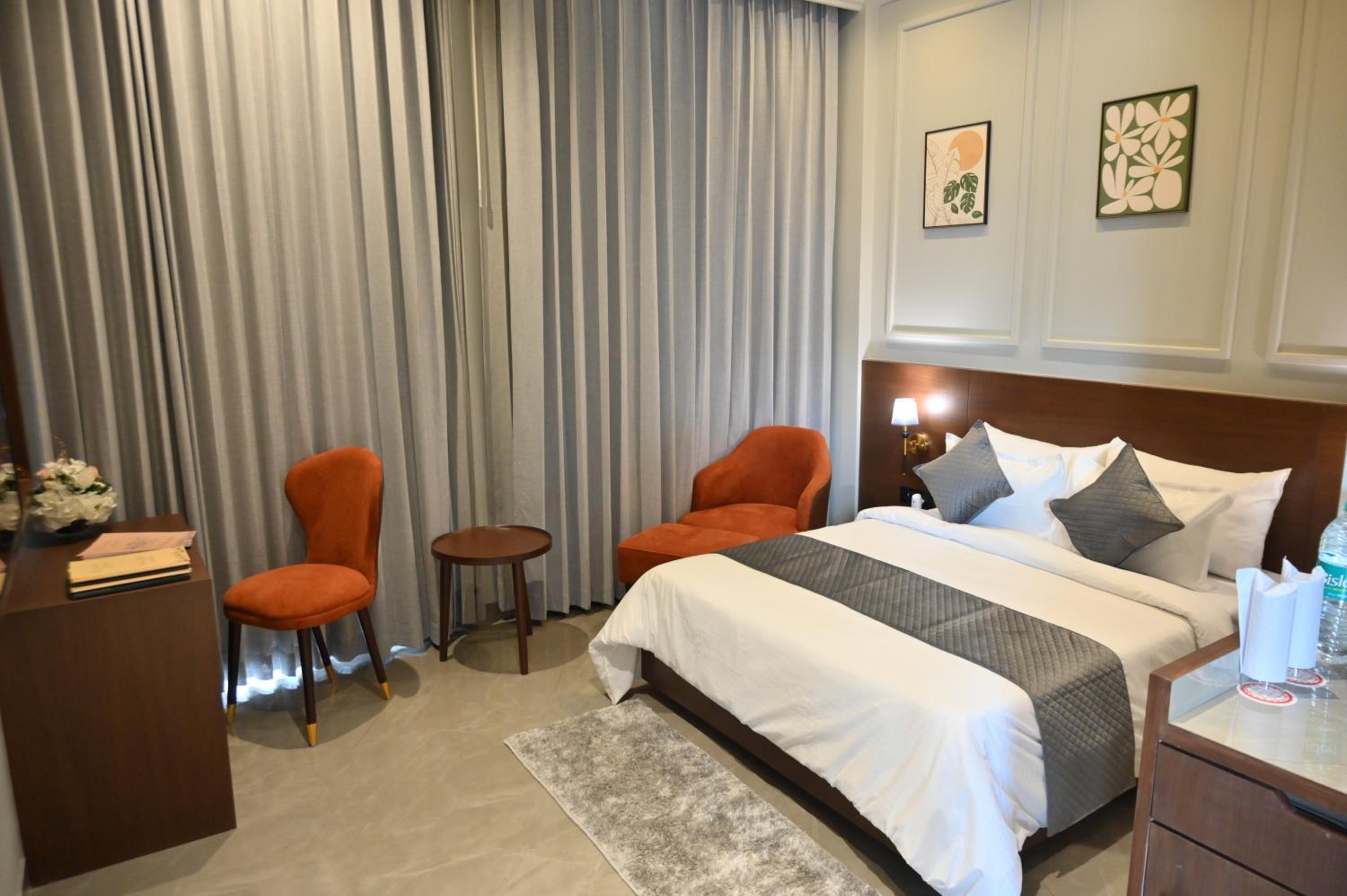 Standard Double Room - Photo 8