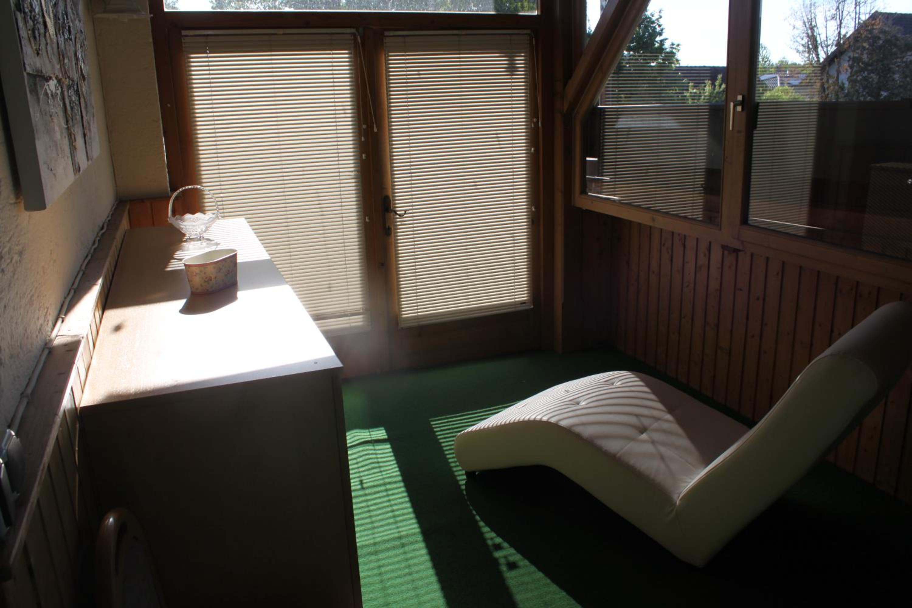Family Room with Bathroom photo 3