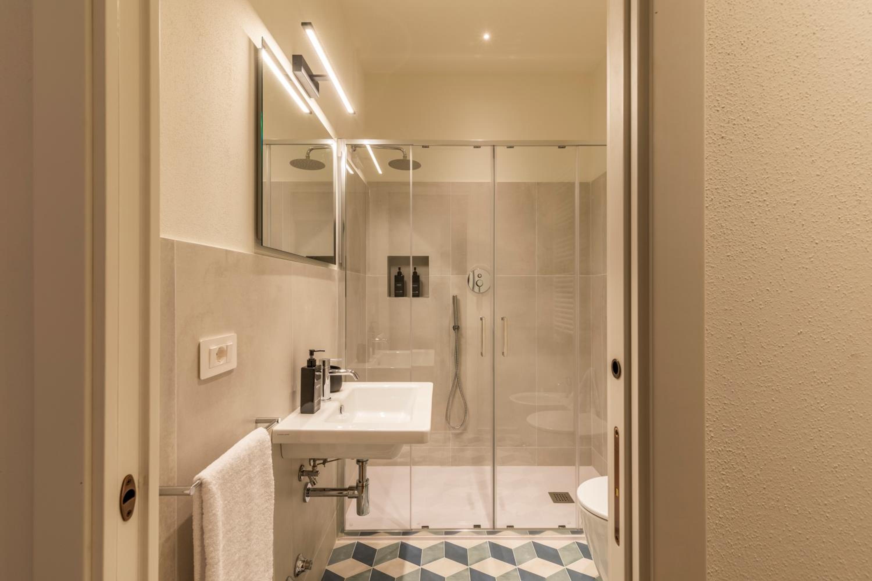 Double Room with Private Bathroom photo 2