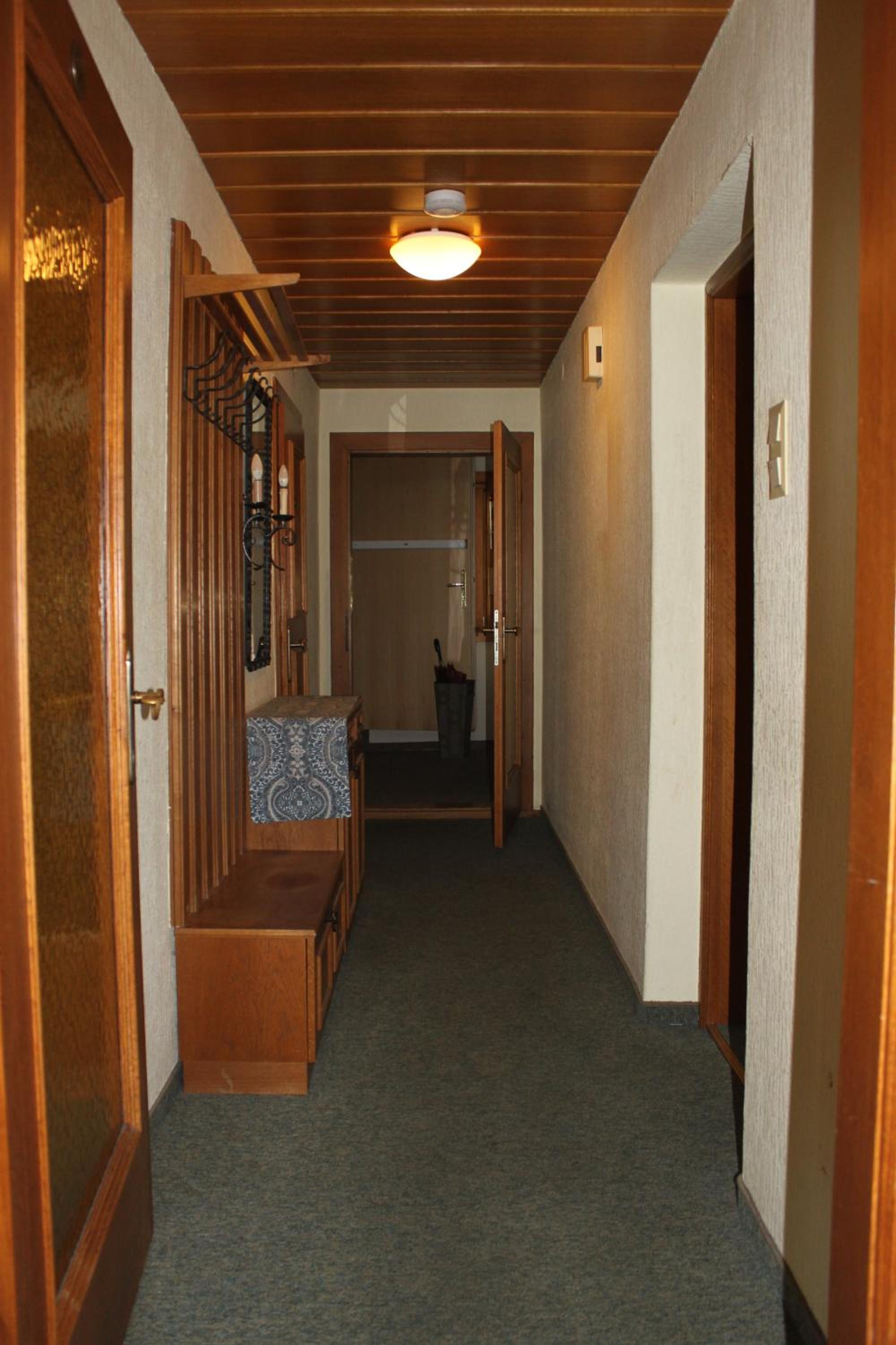 Family Room with Bathroom photo 2