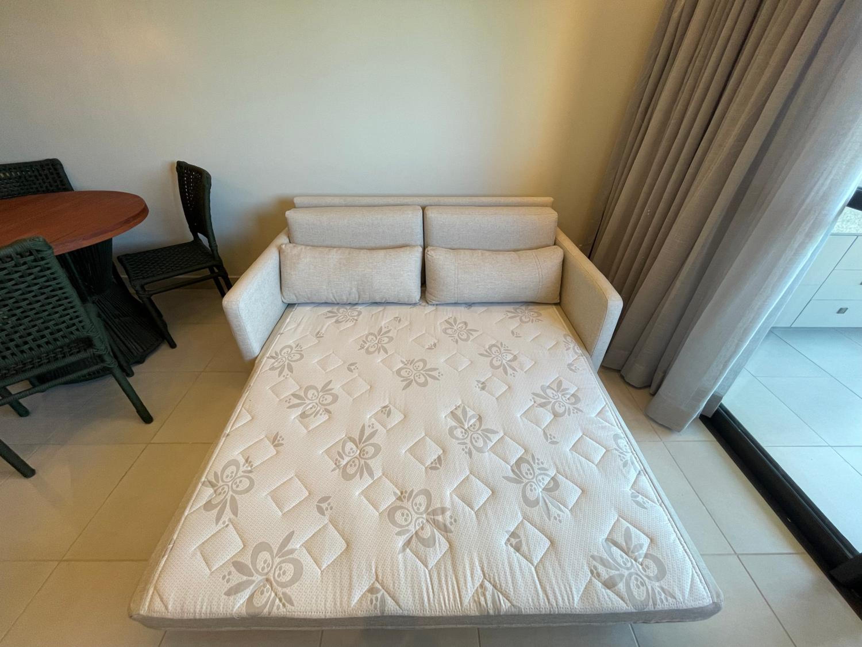 One-Bedroom Apartment with Ocean View
