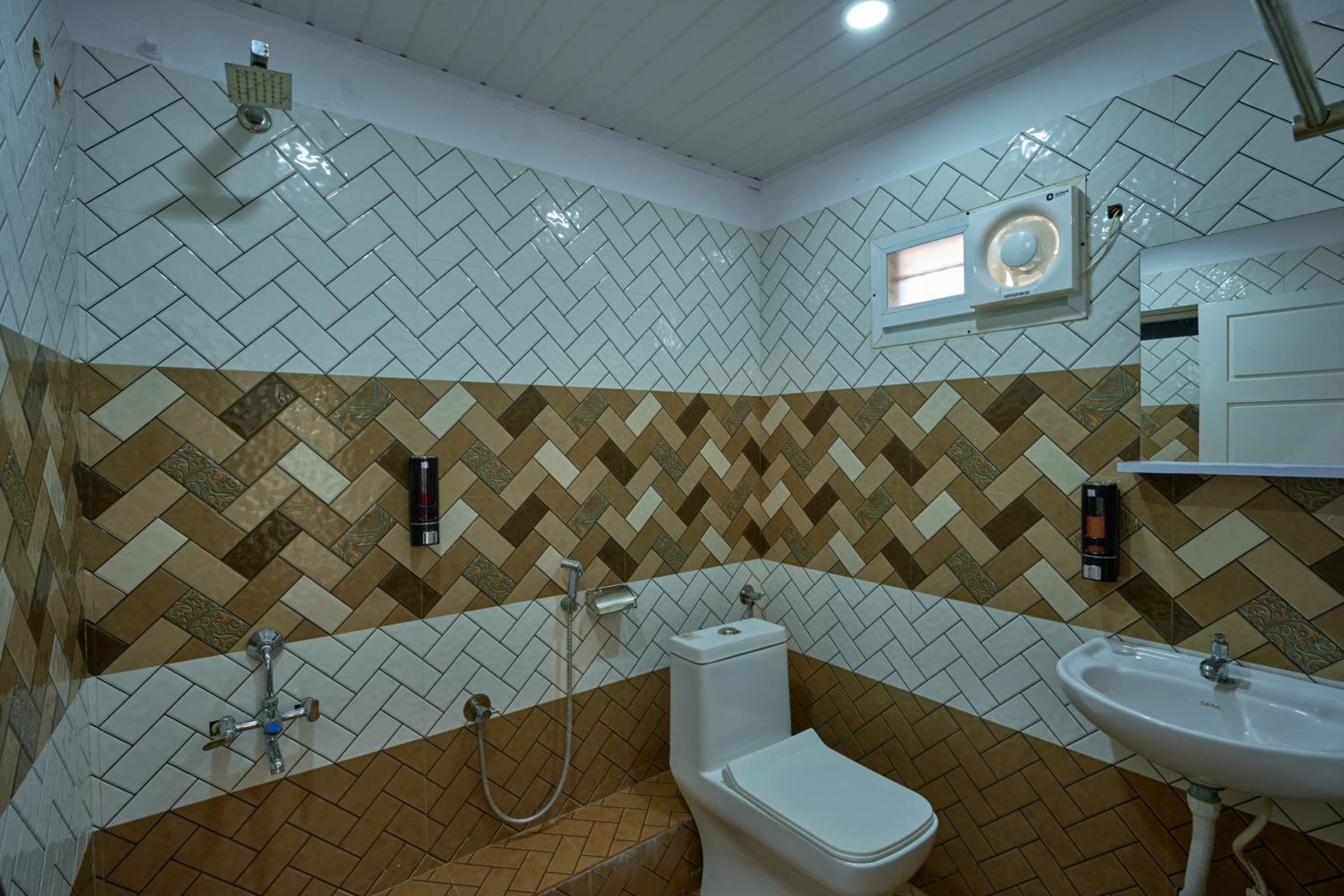 Double Standard Room - Photo 6