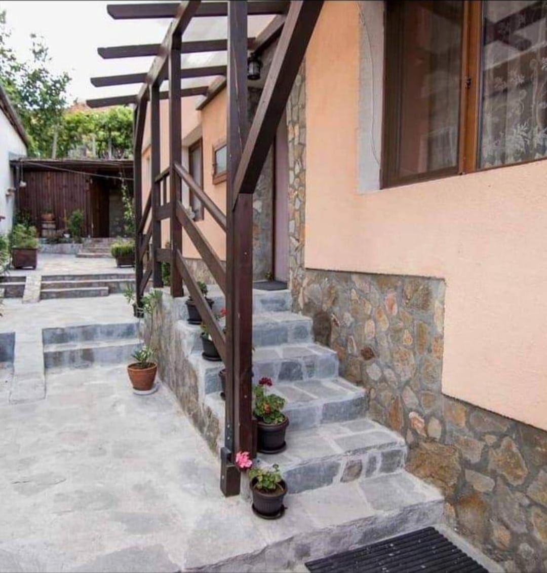 Three-Bedroom House photo 2