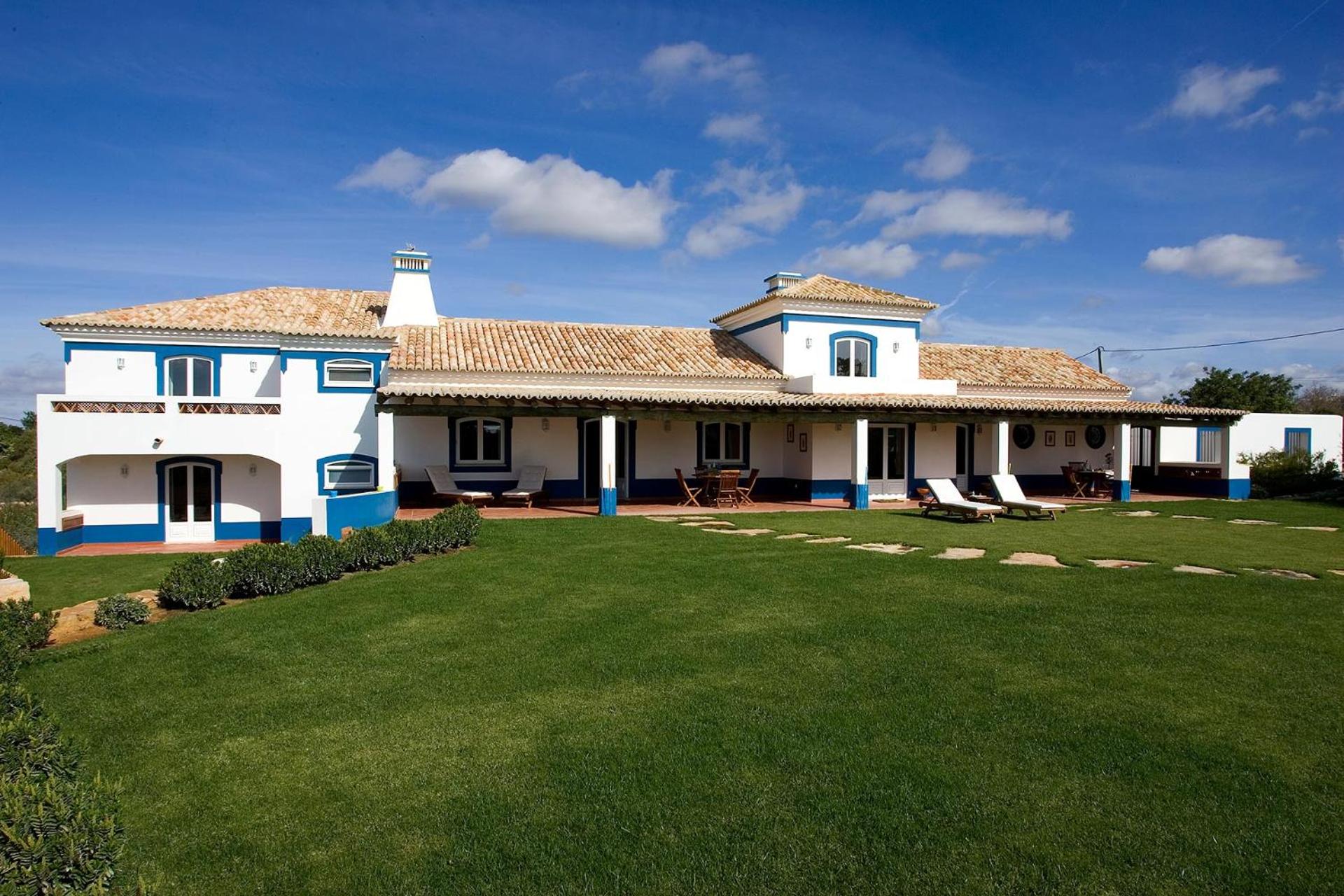 Four-Bedroom Villa photo 3