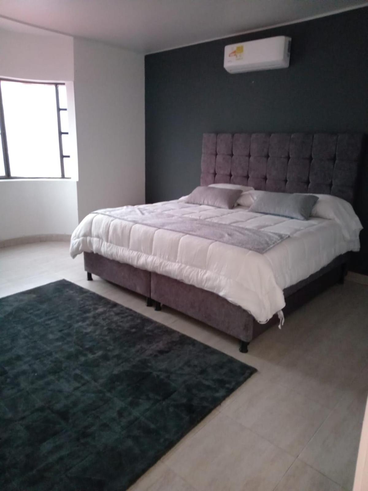 Deluxe King Room photo 1