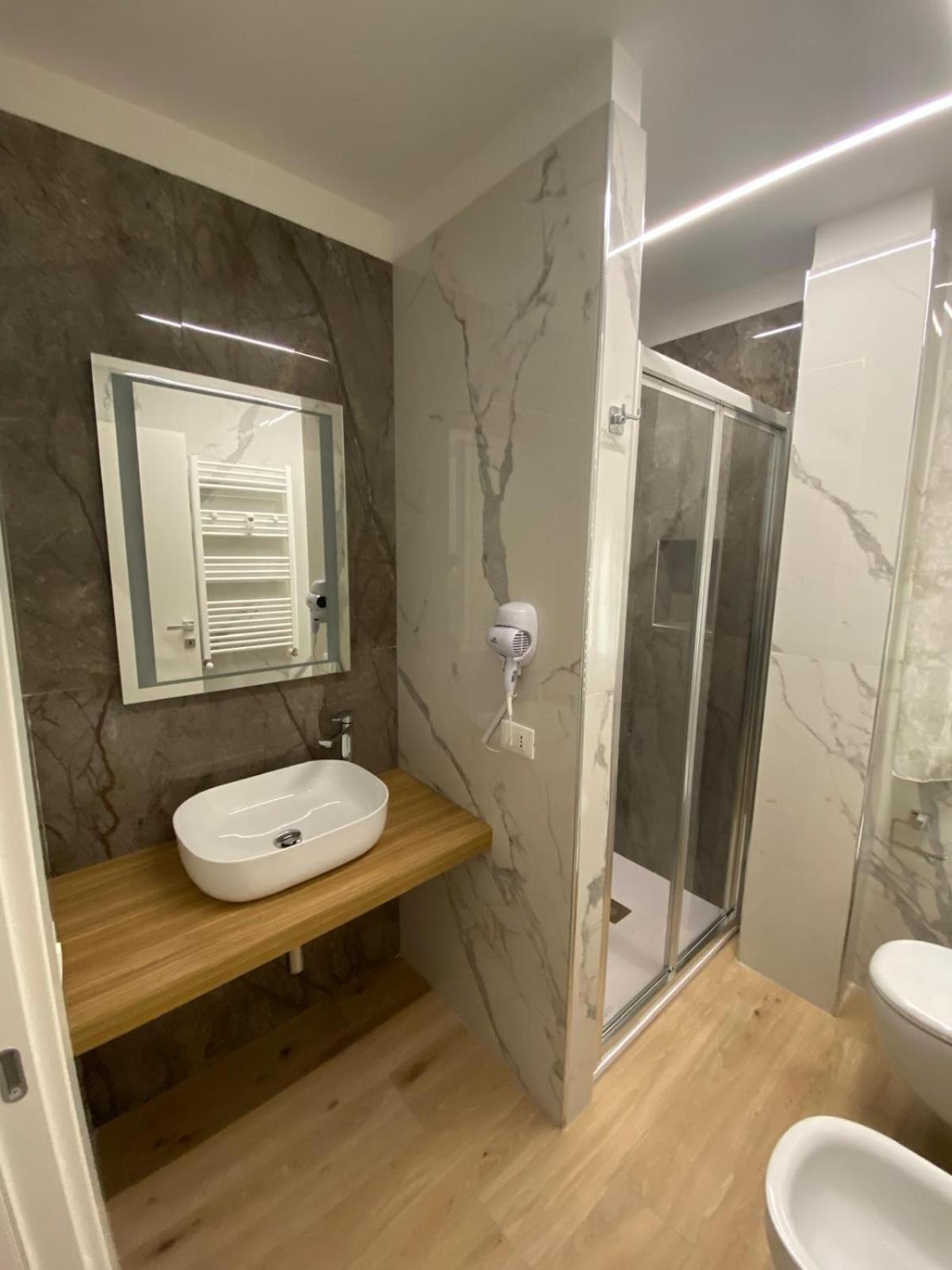 Double or Twin Room with Private Bathroom photo 1