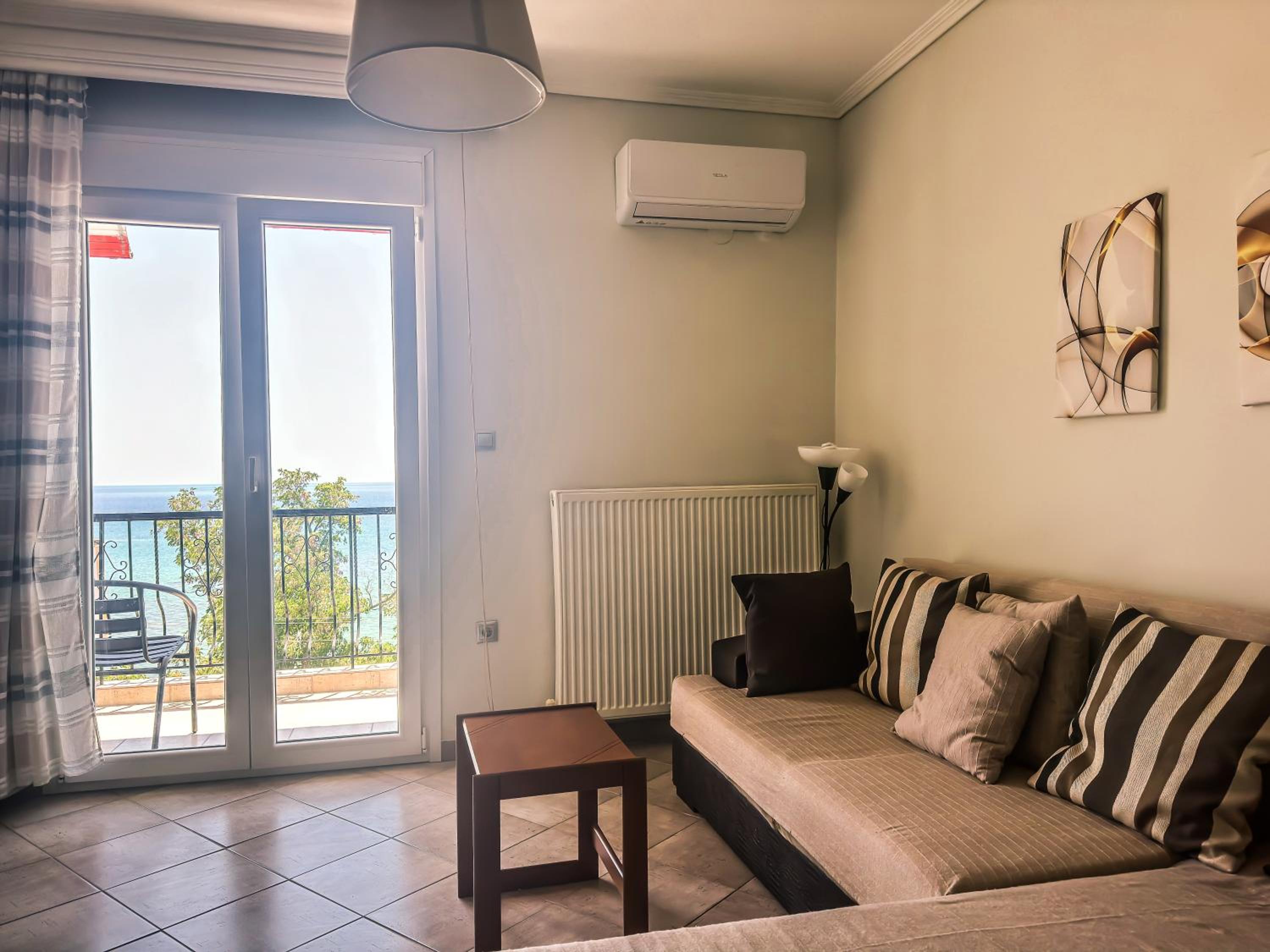 One-Bedroom Apartment With Balcony And Sea View