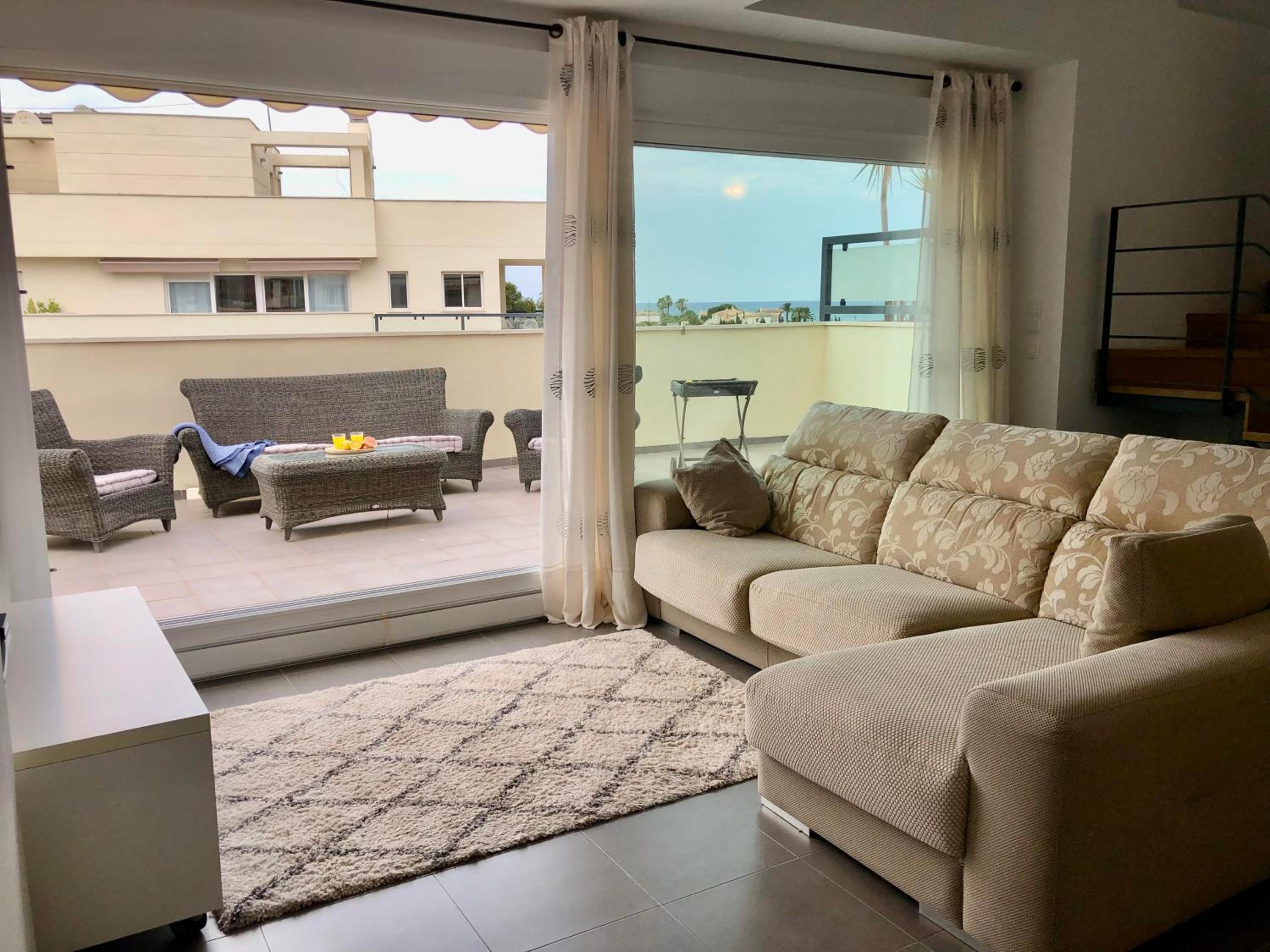 Family Two-Bedroom Apartment With View photo 3