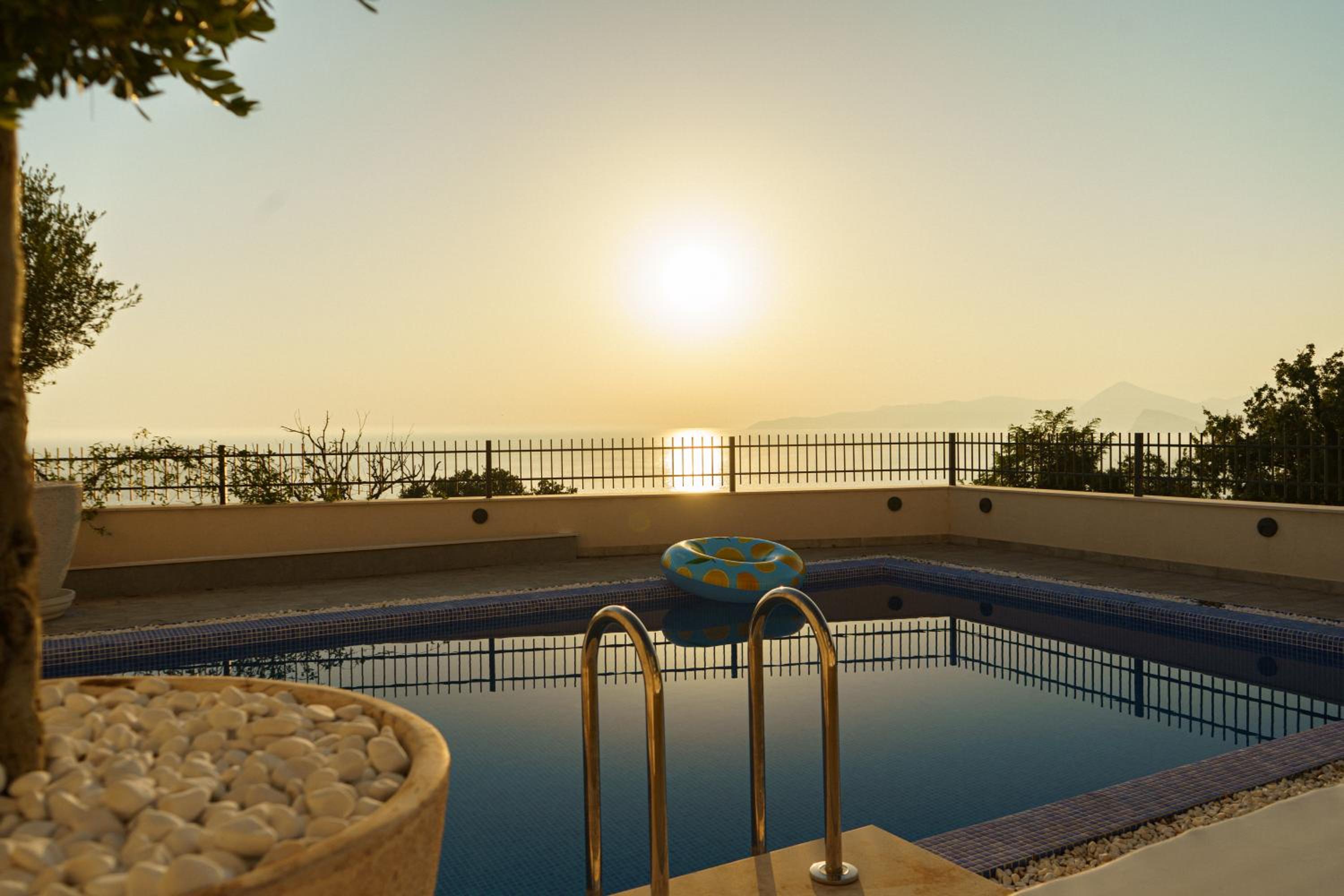 Villa photo 2