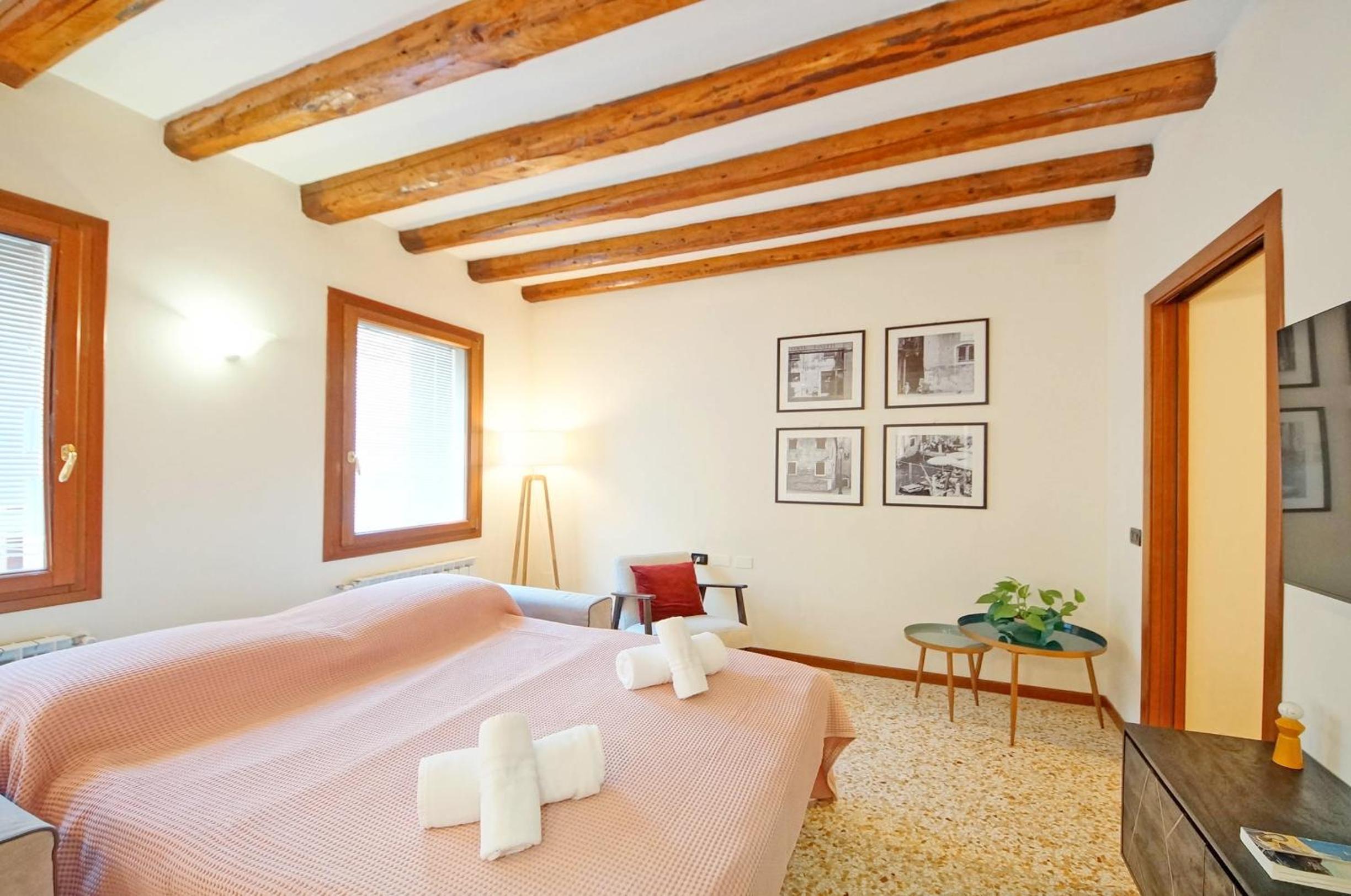 Two-Bedroom Apartment with Terrace photo 3