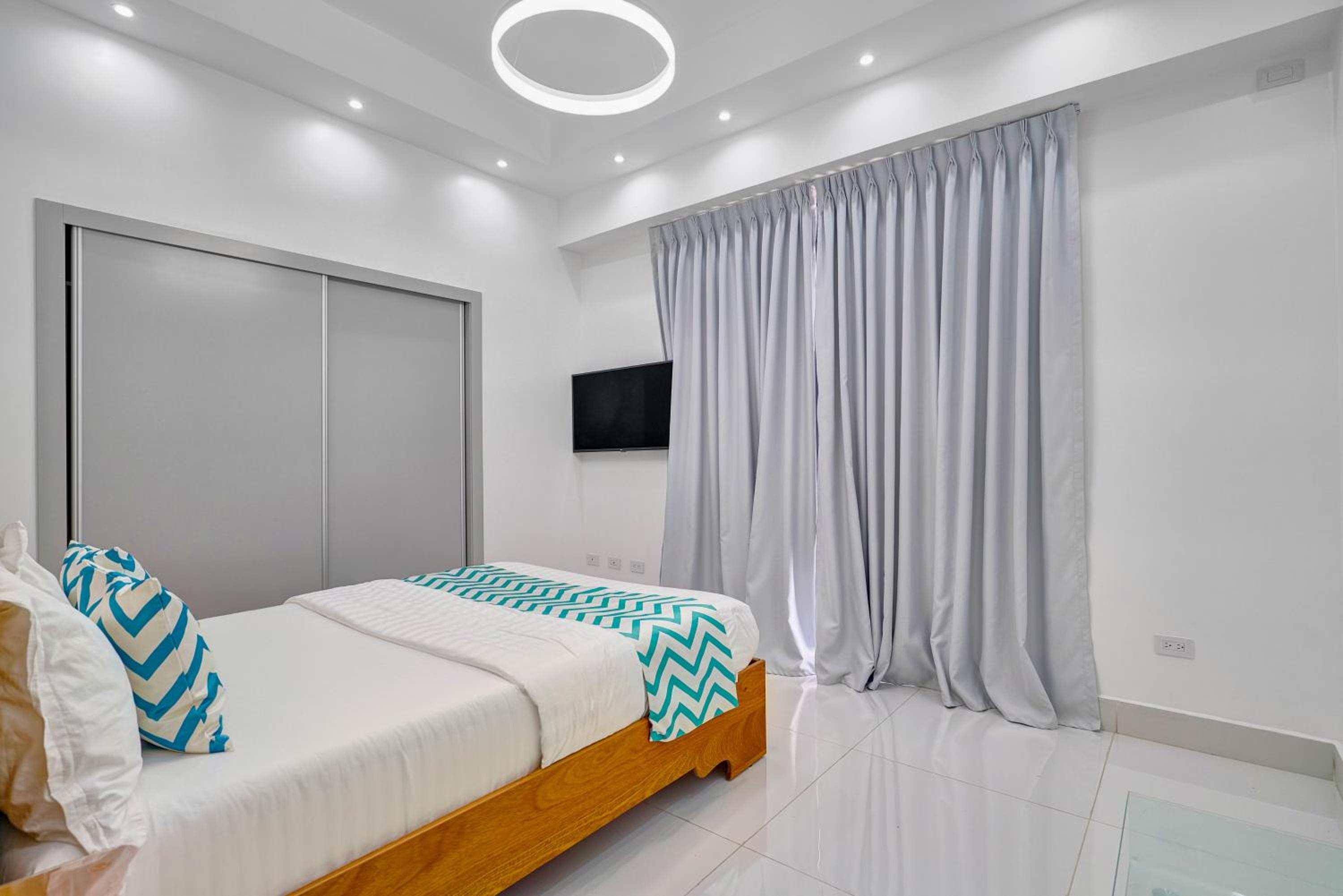 One-Bedroom Apartment - Photo 13