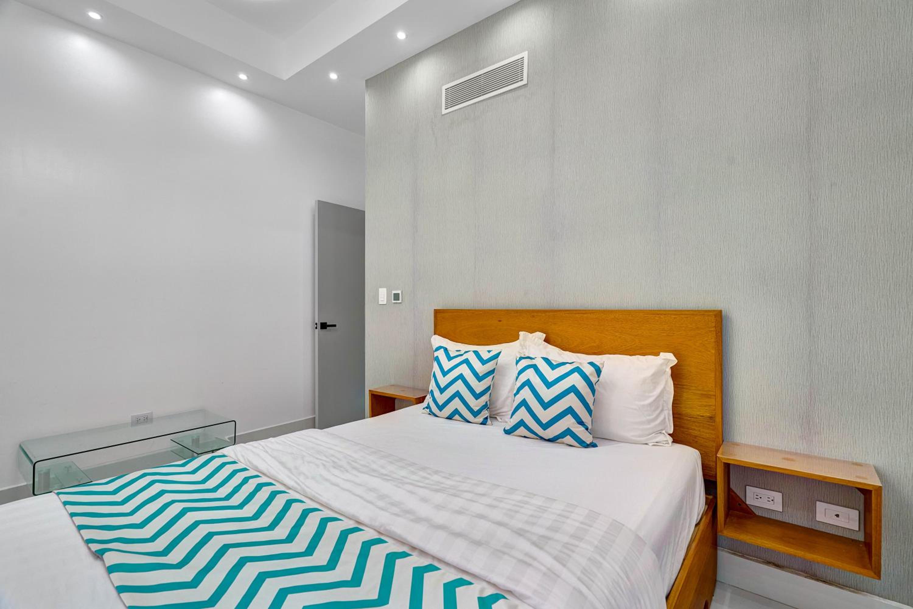 One-Bedroom Apartment - Photo 15