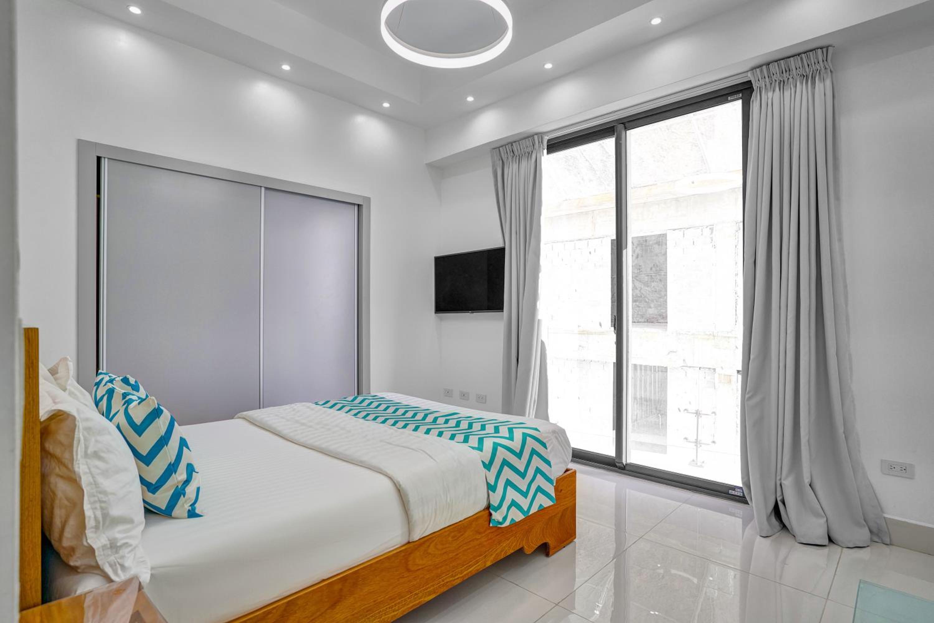 One-Bedroom Apartment - Photo 18