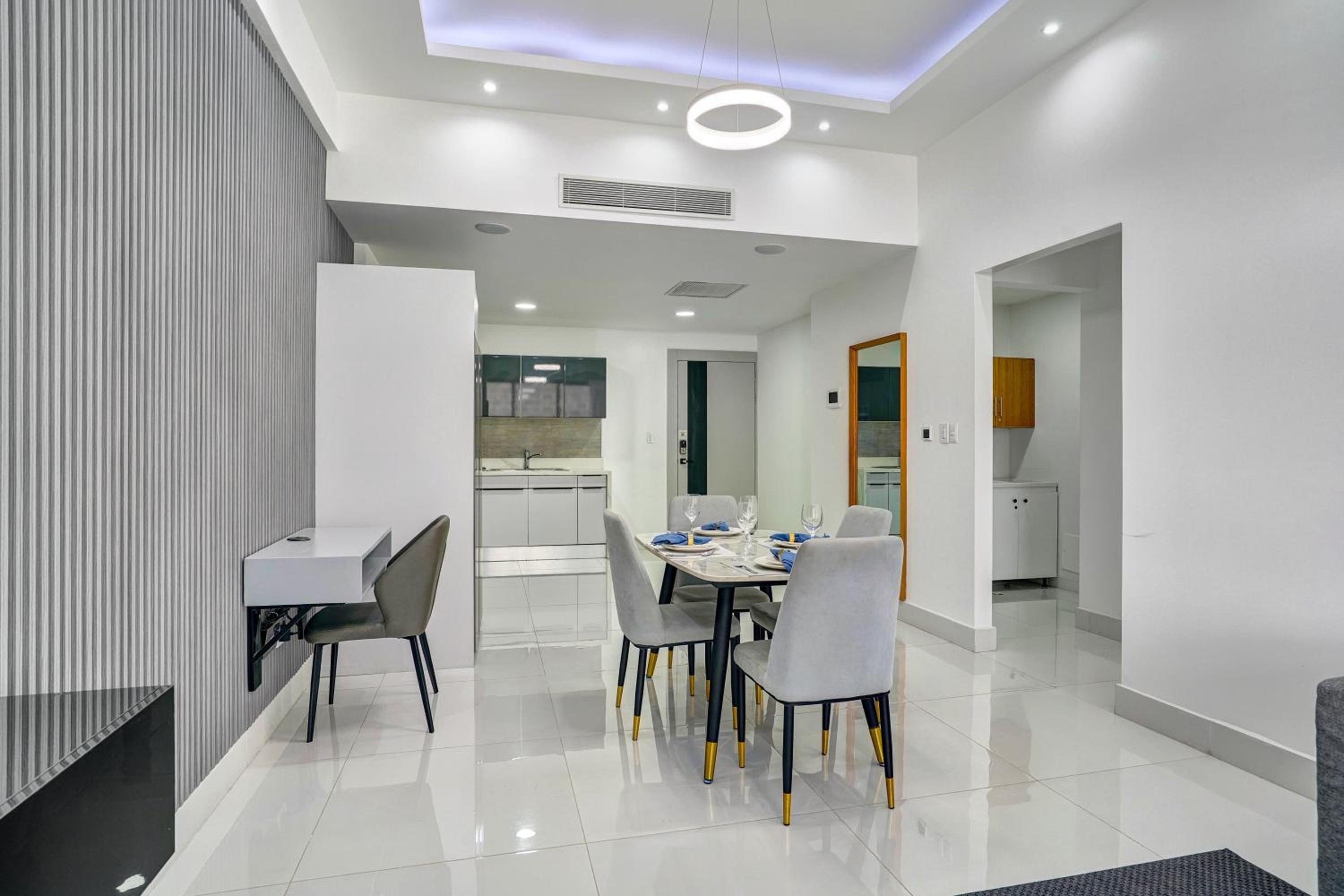 One-Bedroom Apartment - Photo 12