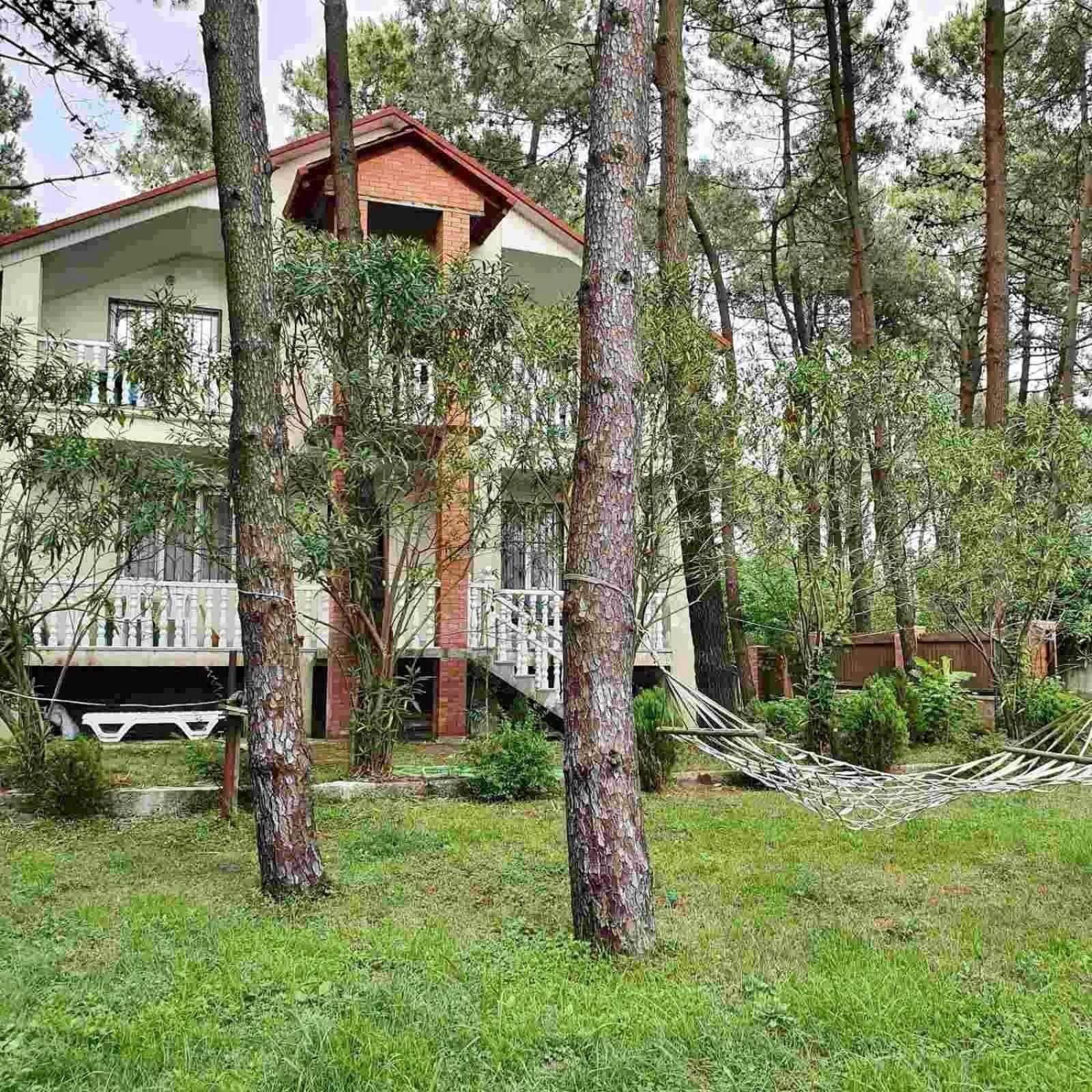 Three-Bedroom House photo 2