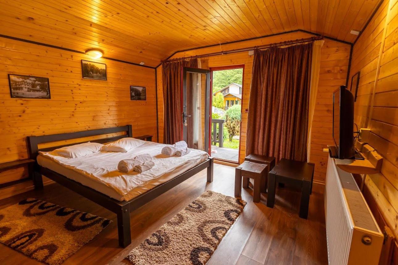 One-Bedroom House photo 1