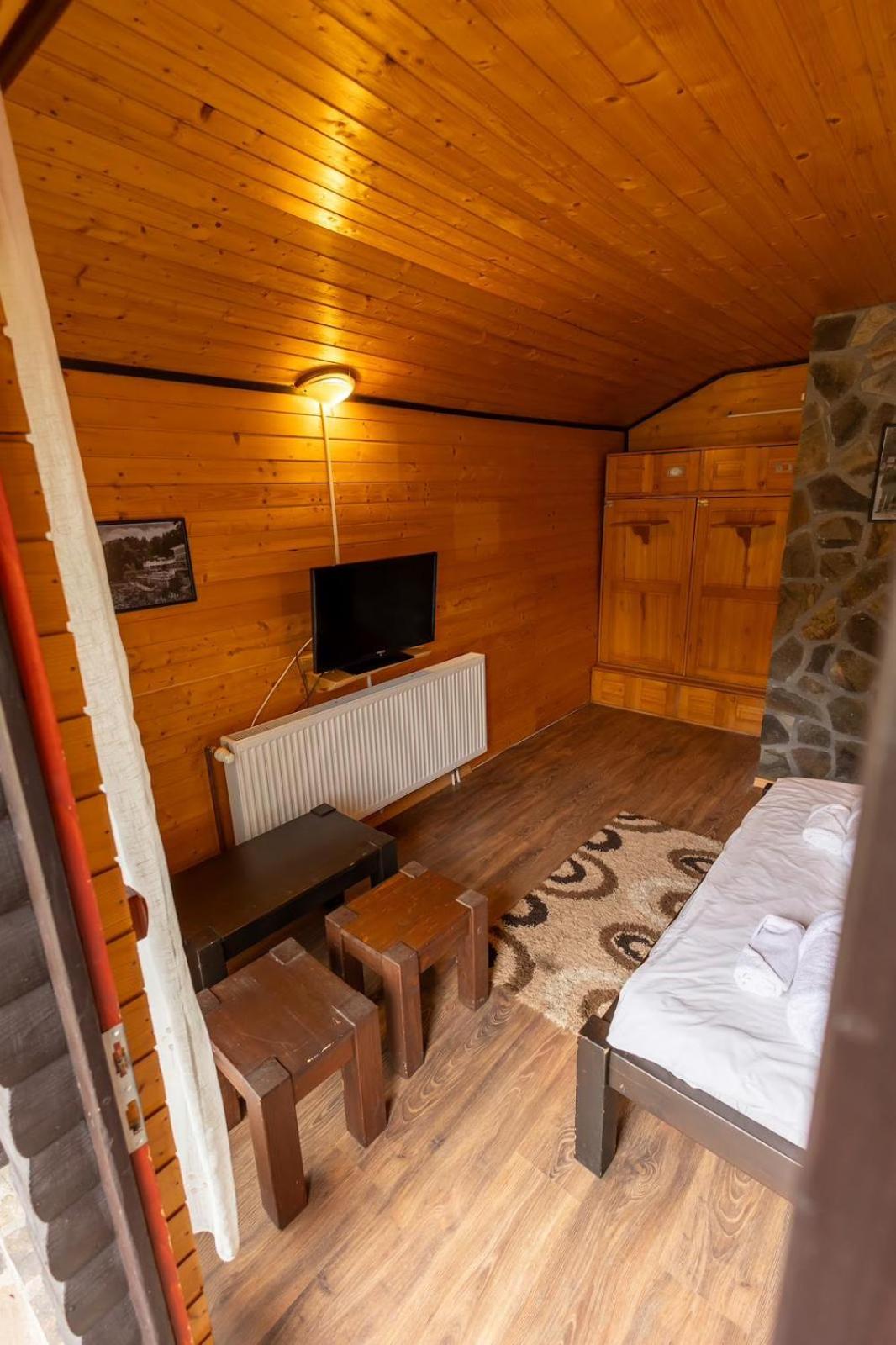 One-Bedroom House photo 2