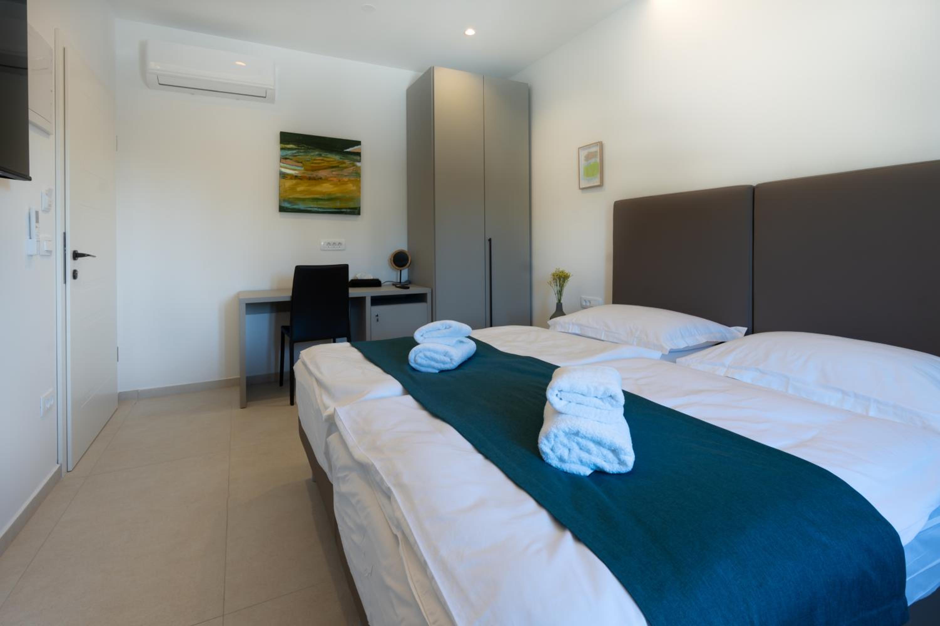 Superior Double or Twin Room - Photo 1