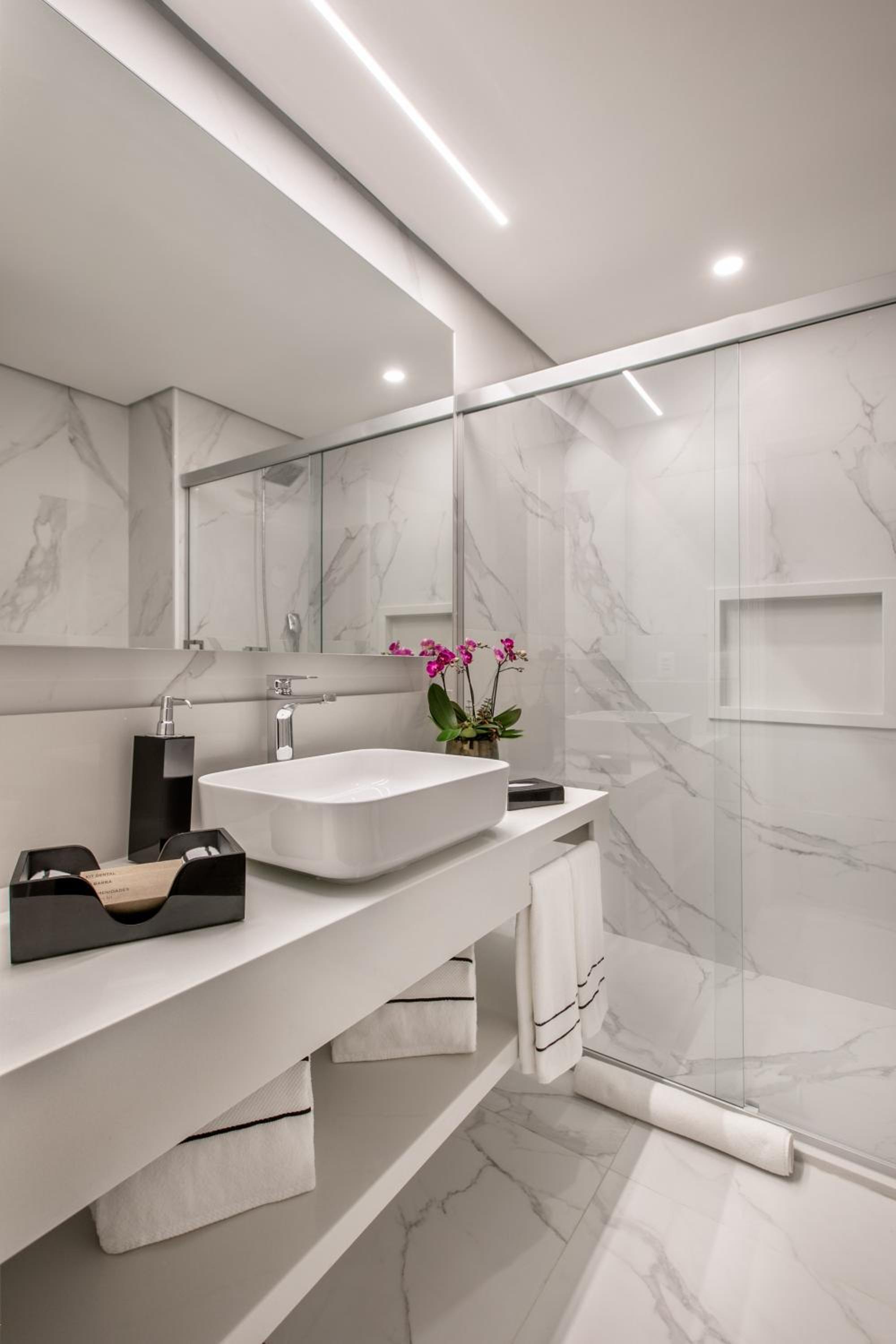 The Level Suite with Executive Lounge Access thumbnail 5