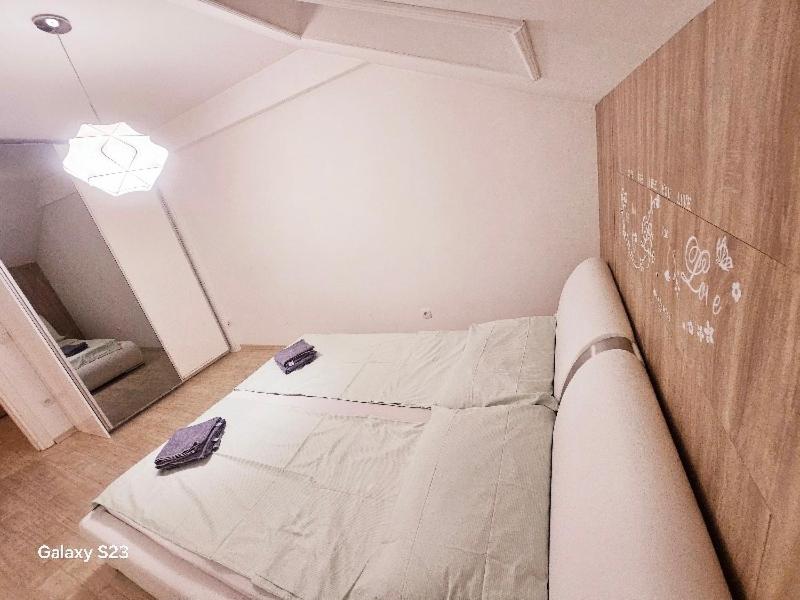 One-Bedroom Apartment photo 3
