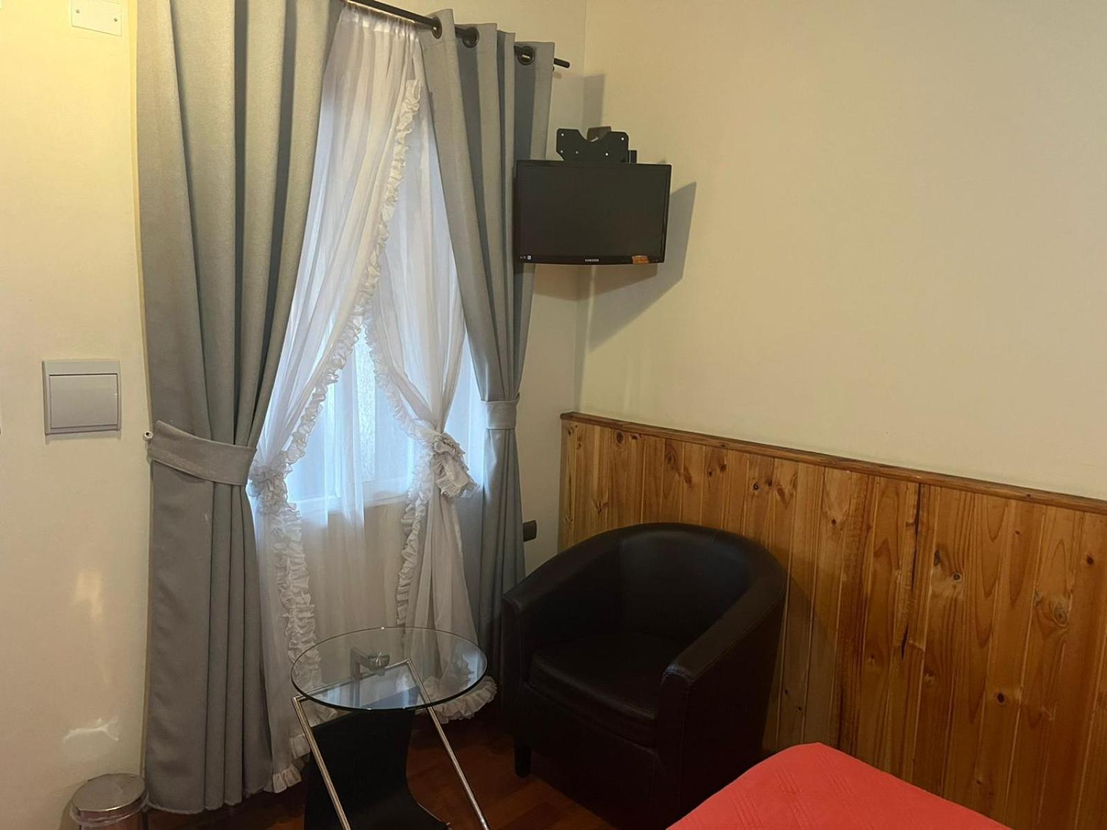 Double Room with Private Bathroom photo 2