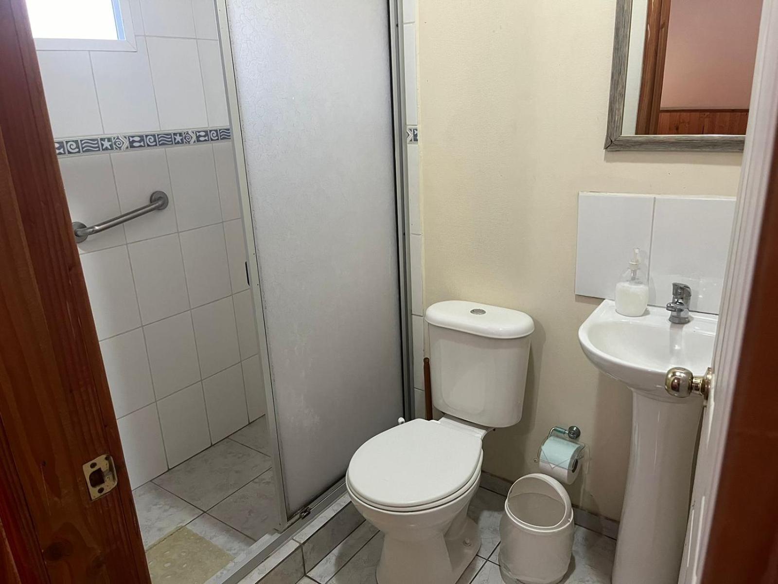 Double Room with Private Bathroom photo 3
