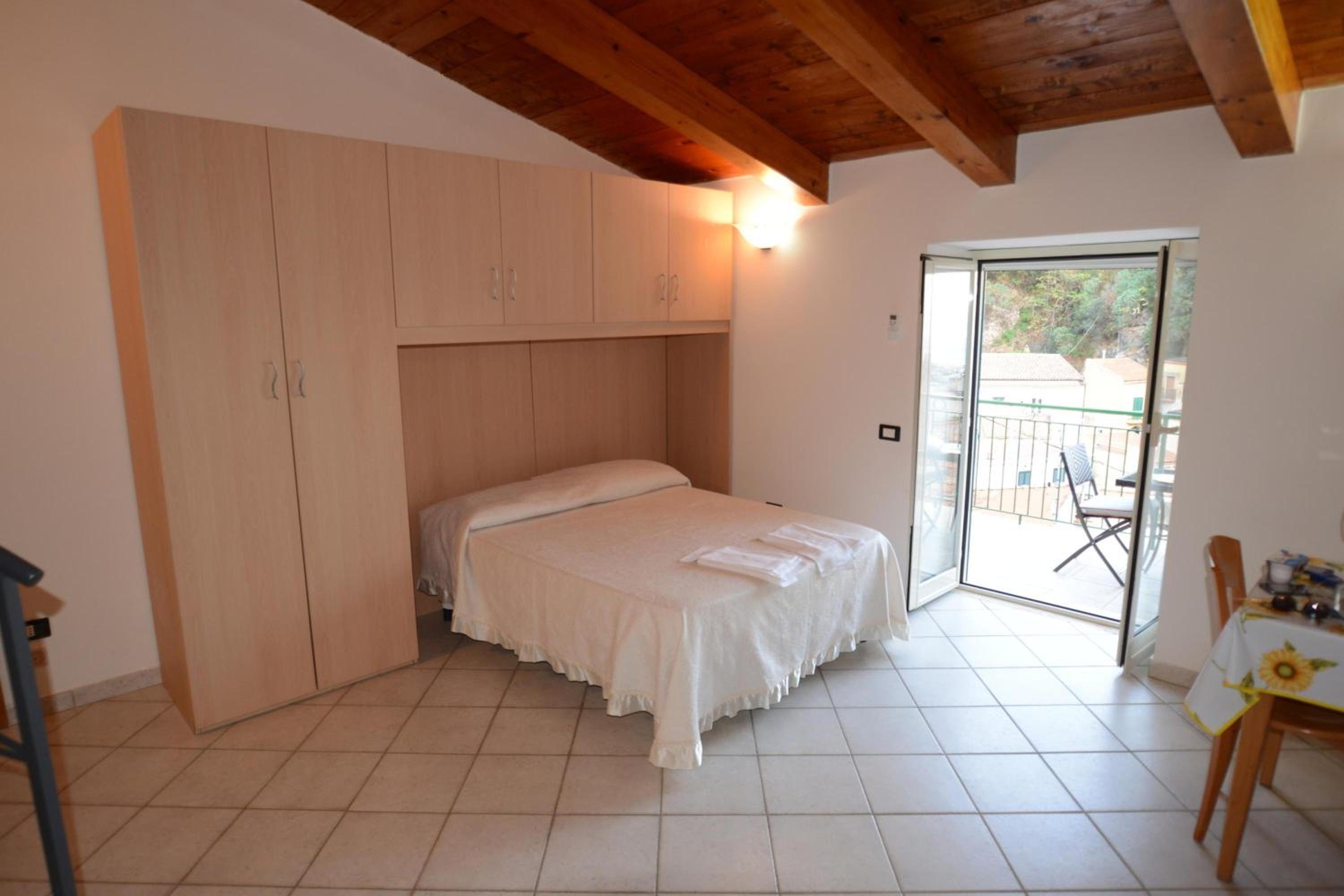 Studio Apartment photo 1