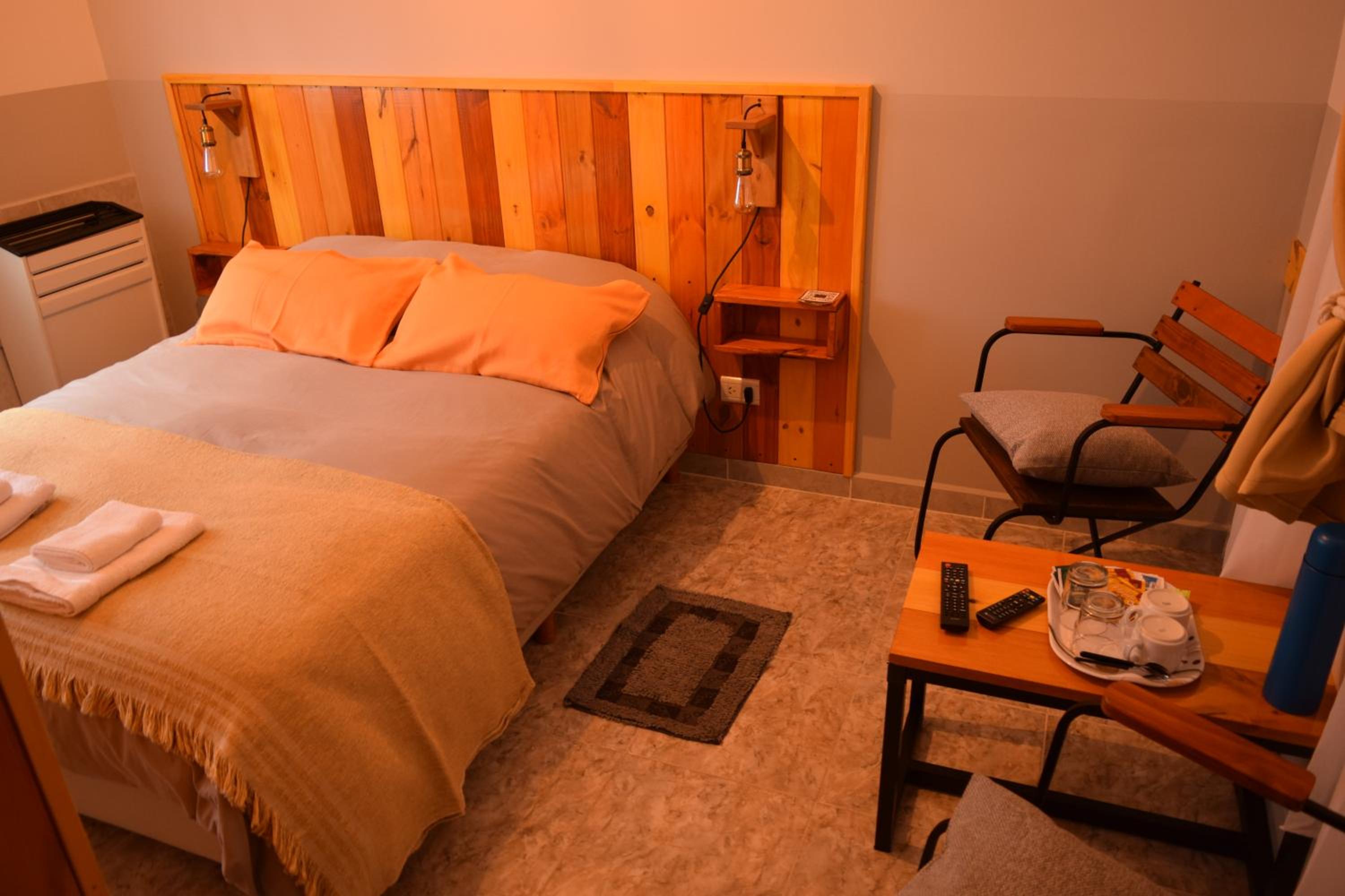Double or Twin Room with Private Bathroom photo 3