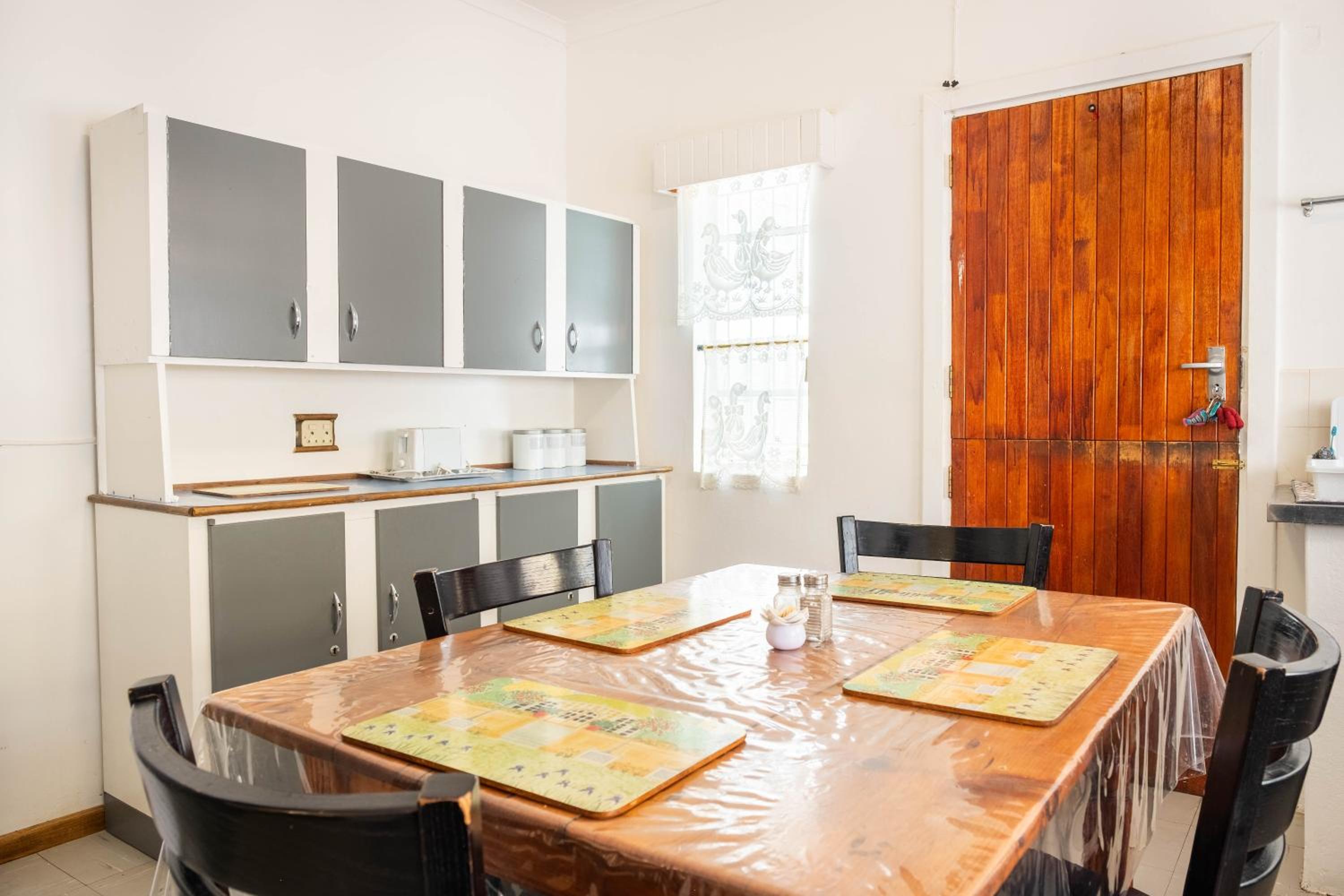 Family Room - Photo 4