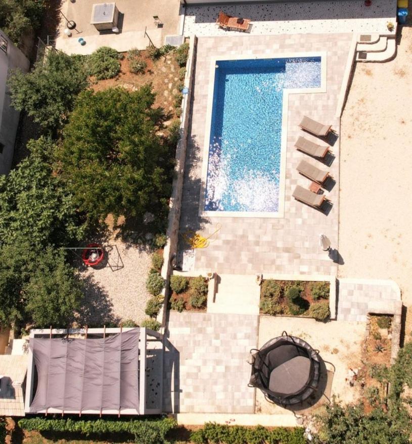 Three-Bedroom Villa photo 2