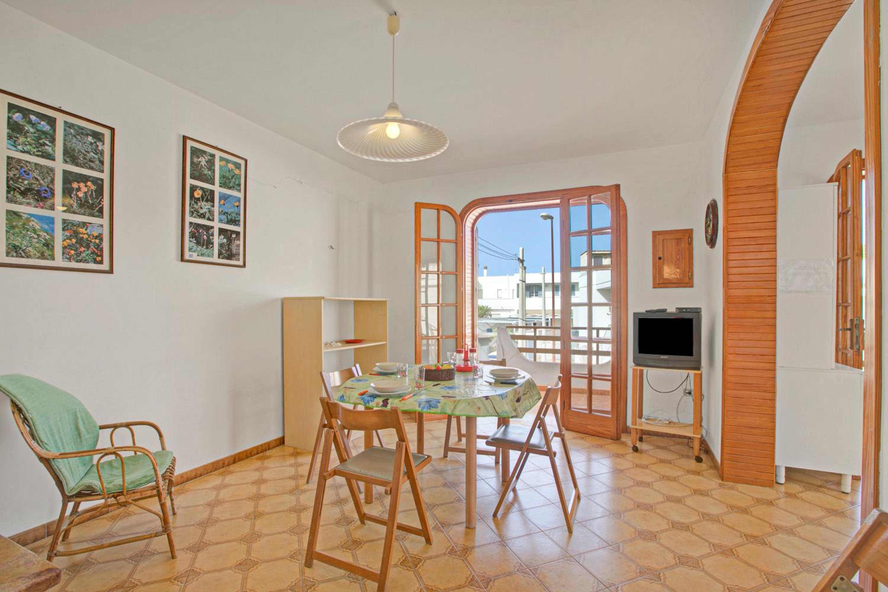 Three-Bedroom House photo 3