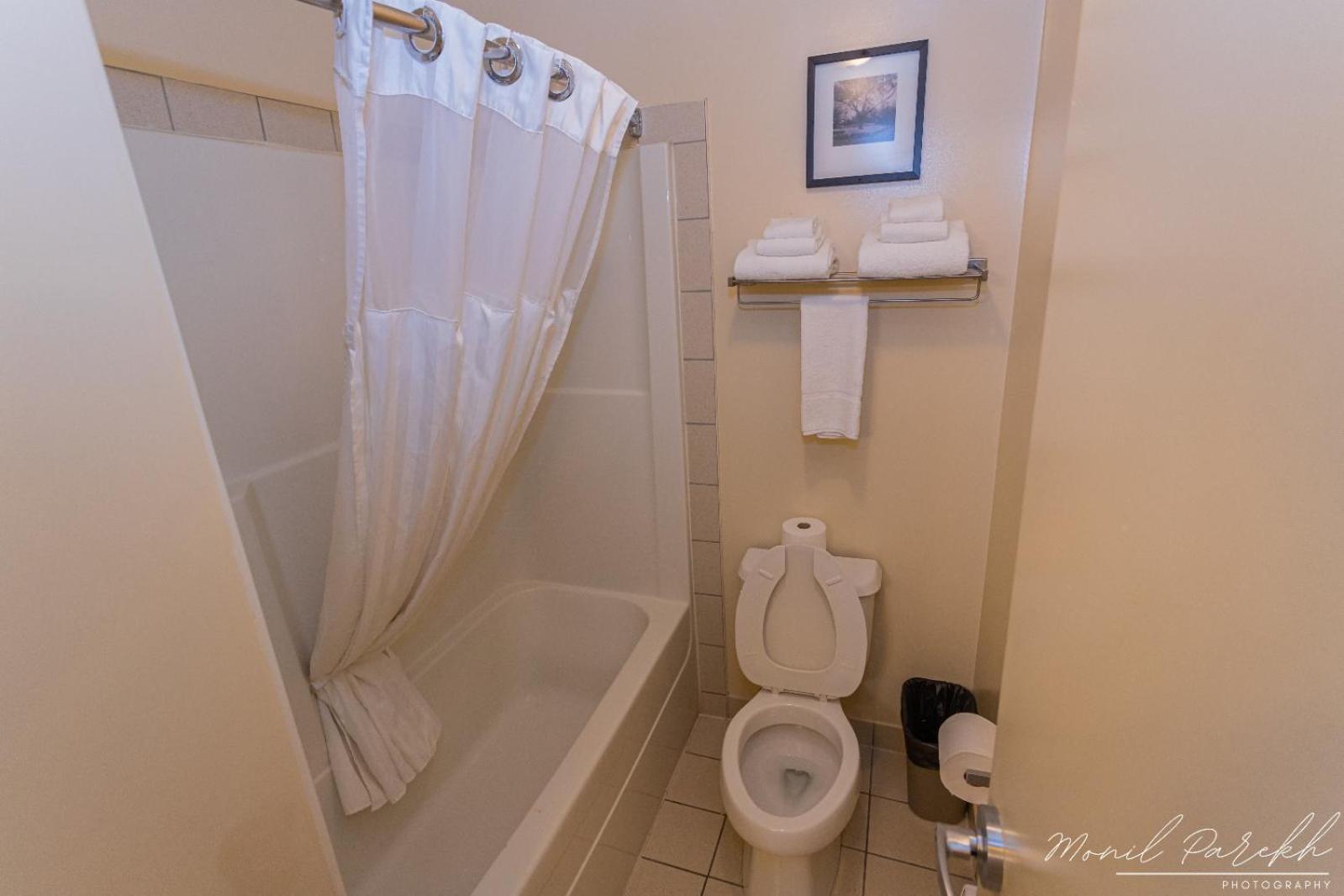 Deluxe Queen Room - Photo 2