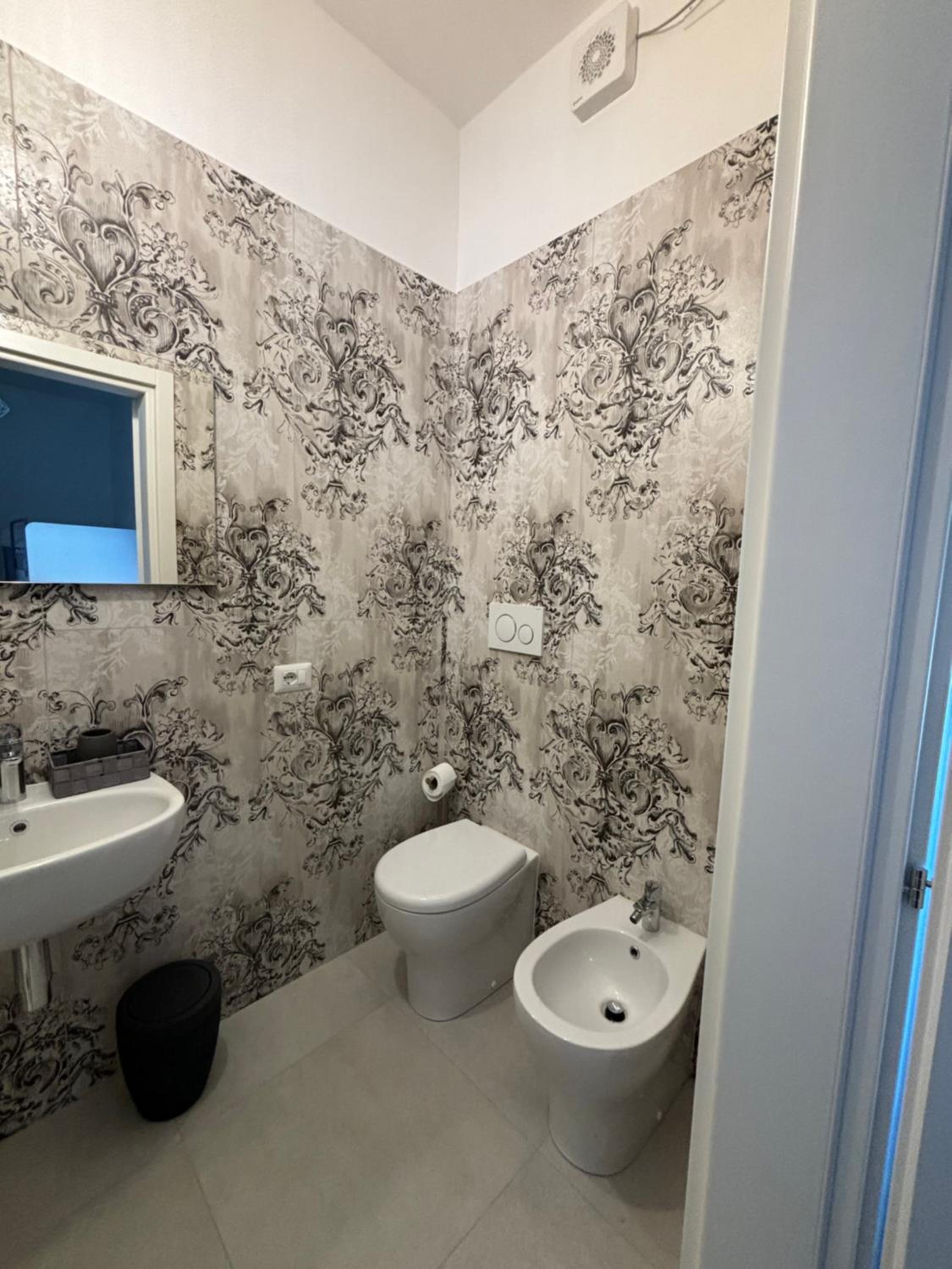Twin Room with Private Bathroom photo 3