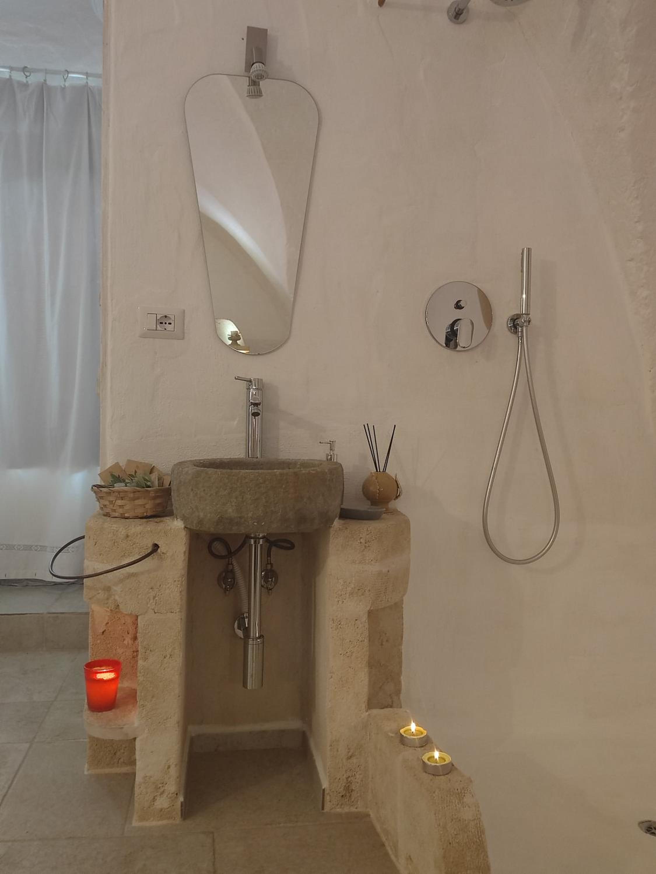 Deluxe Room (2 Adults + 1 Child) photo 2