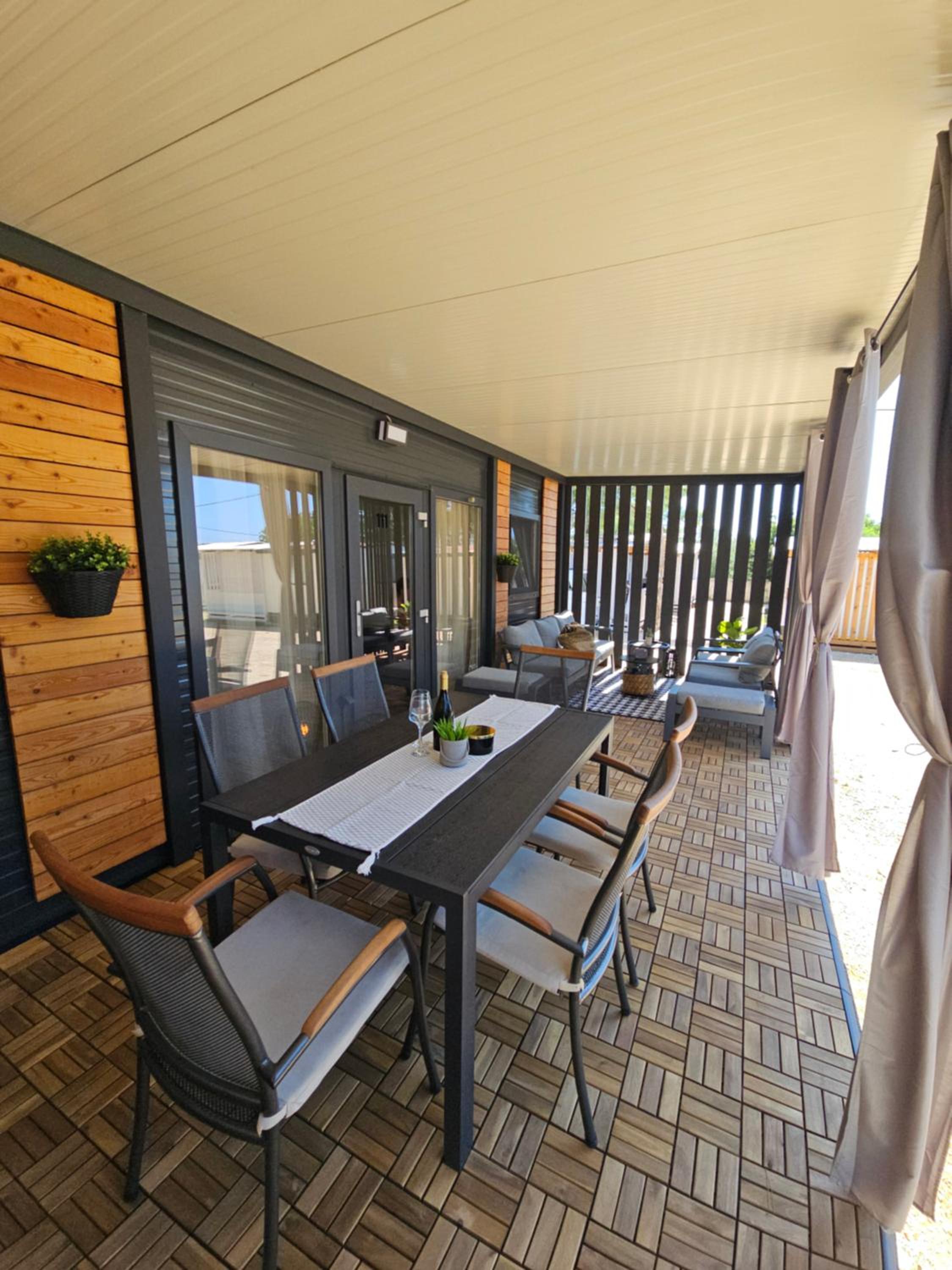 Mobile Home photo 2