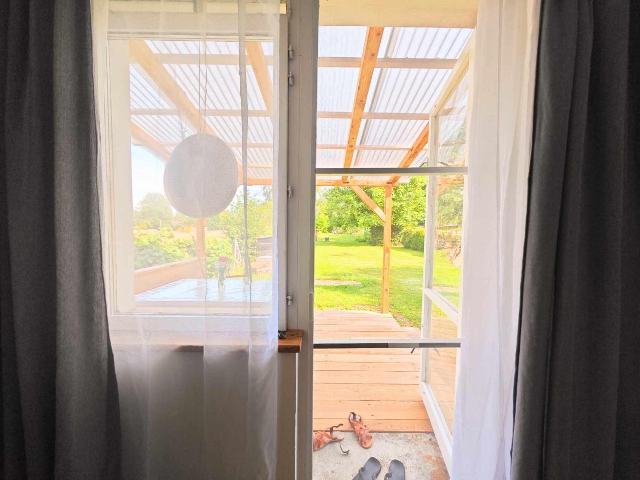 One-Bedroom House photo 2