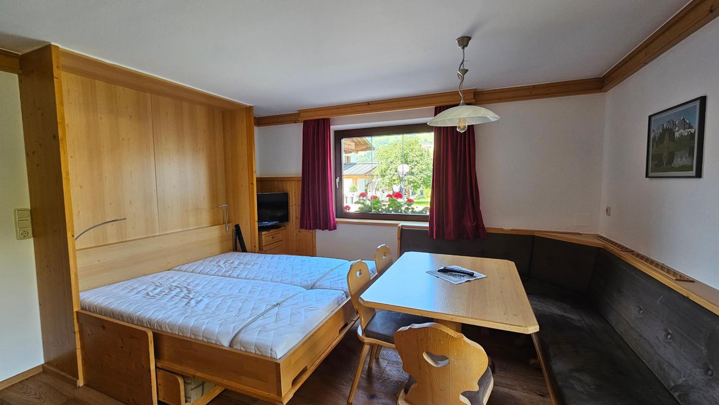 One-Bedroom Apartment with Garden photo 3