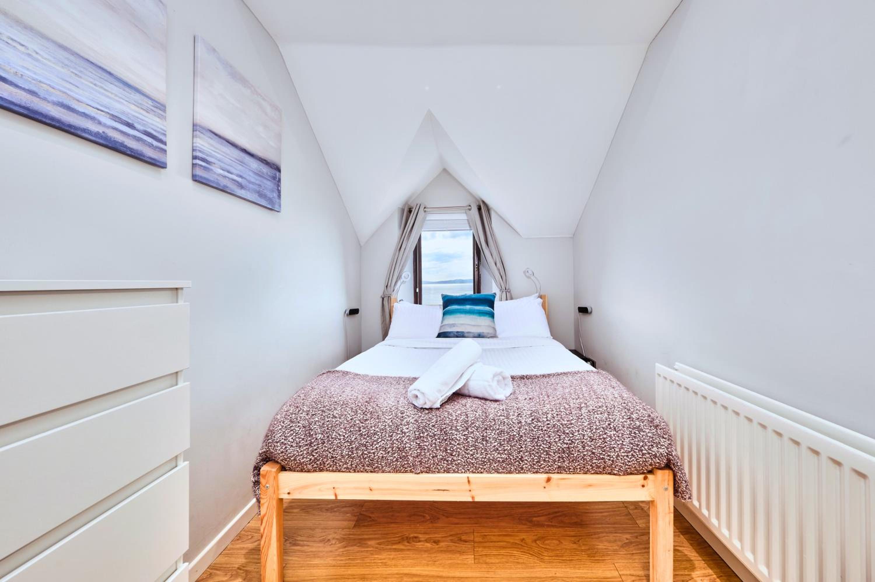 Deluxe One-Bedroom Apartment with Ocean View photo 3