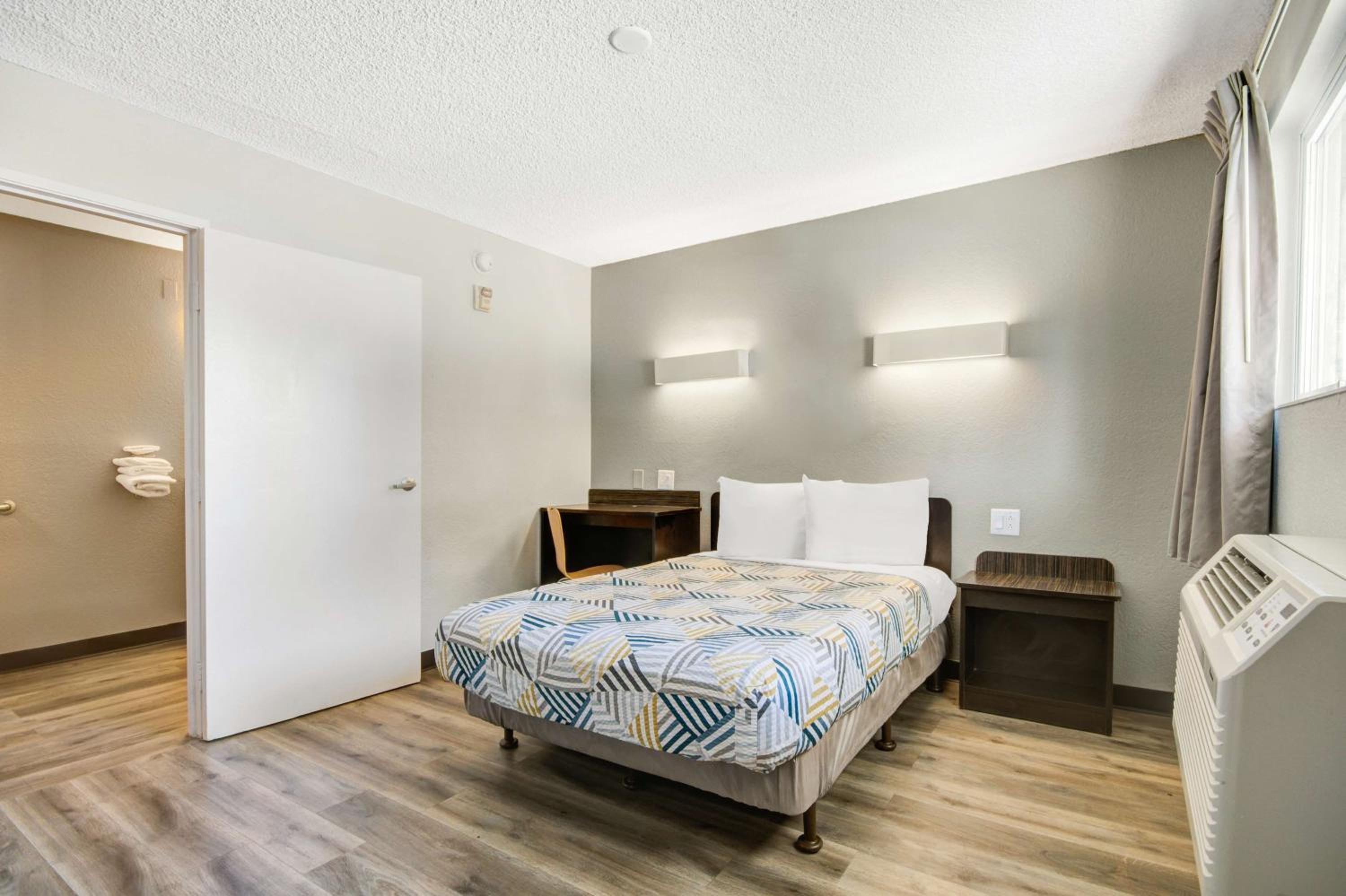 Double Room - Disability Access - Non-Smoking photo 1